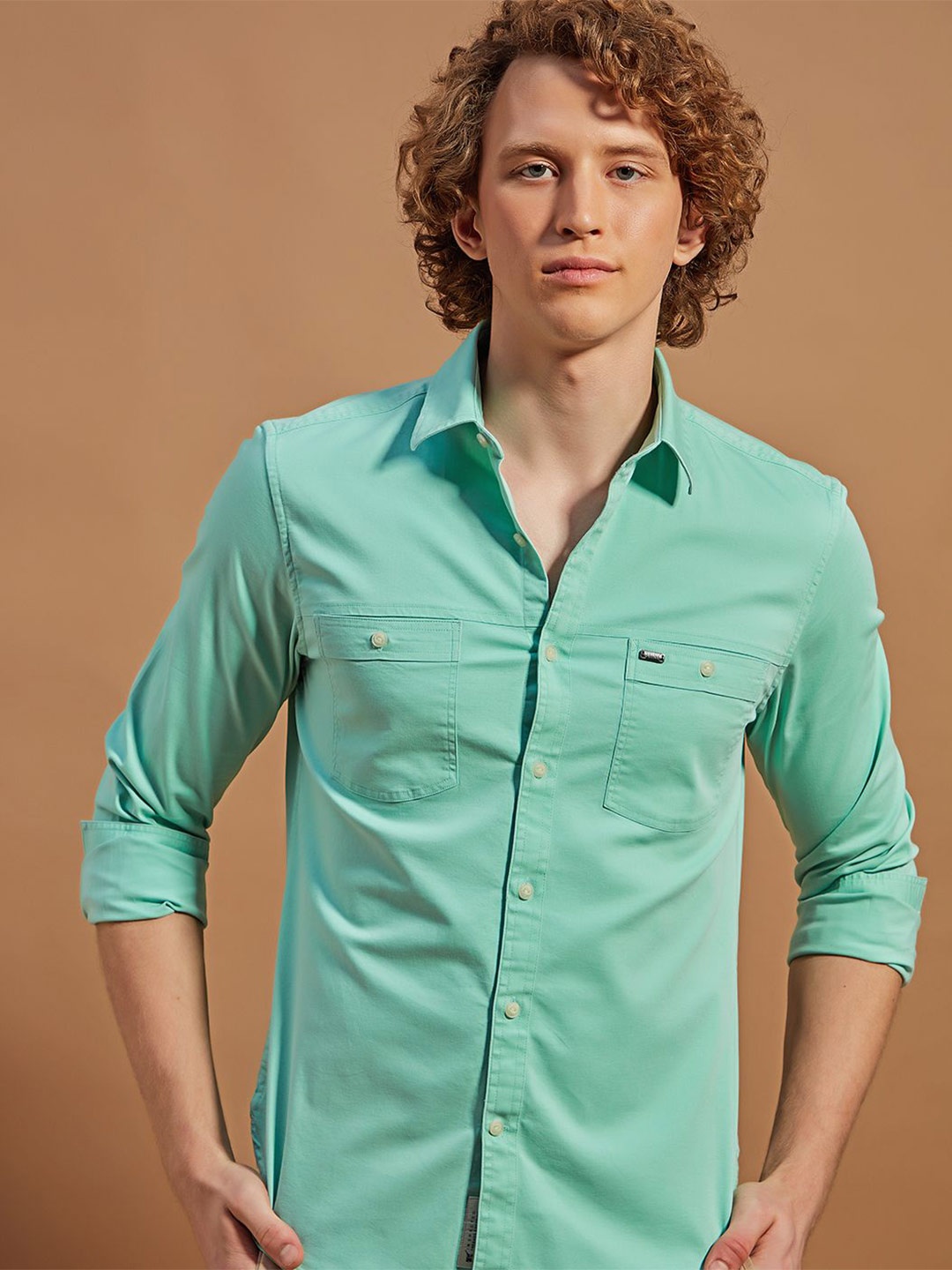 

THINC Men Spread Collar Solid Cotton Casual Shirt, Green