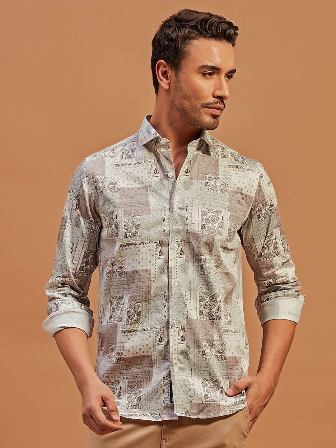 

THINC Men Spread Collar Ethnic Motifs Printed Cotton Casual Shirt, Off white