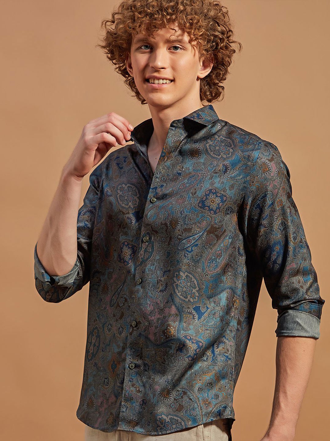 

THINC Men Spread Collar Floral Printed Cotton Casual Shirt, Blue