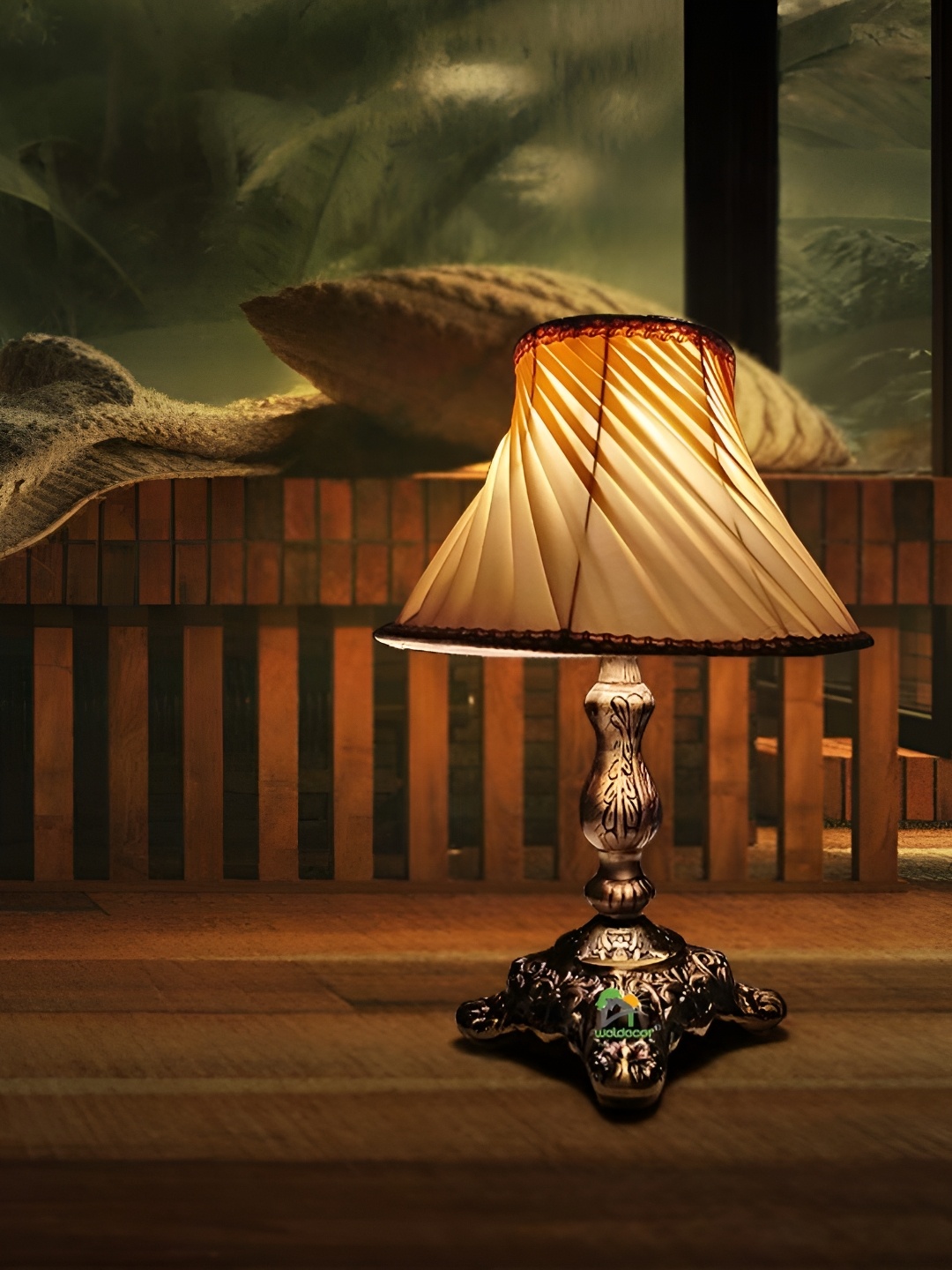 

Weldecor Gold-Toned Textured Acrylic Contemporary Frusturical Shaped Table Lamp