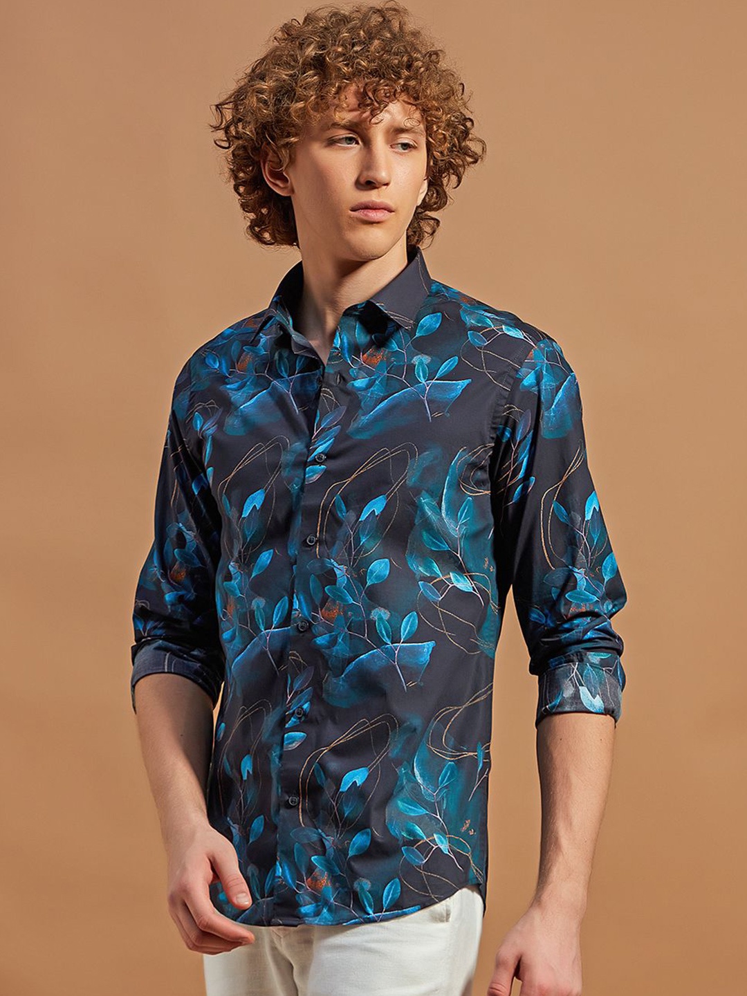 

THINC Men Spread Collar Floral Printed Cotton Casual Shirt, Navy blue