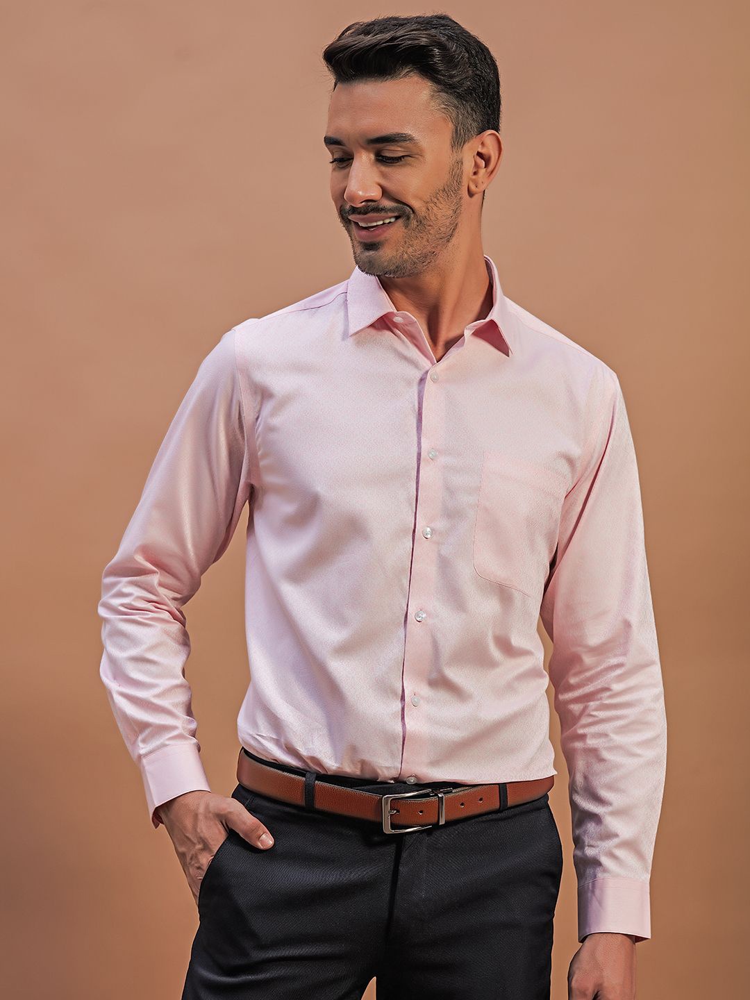 

THINC Men Spread Collar Textured Cotton Formal Shirt, Pink