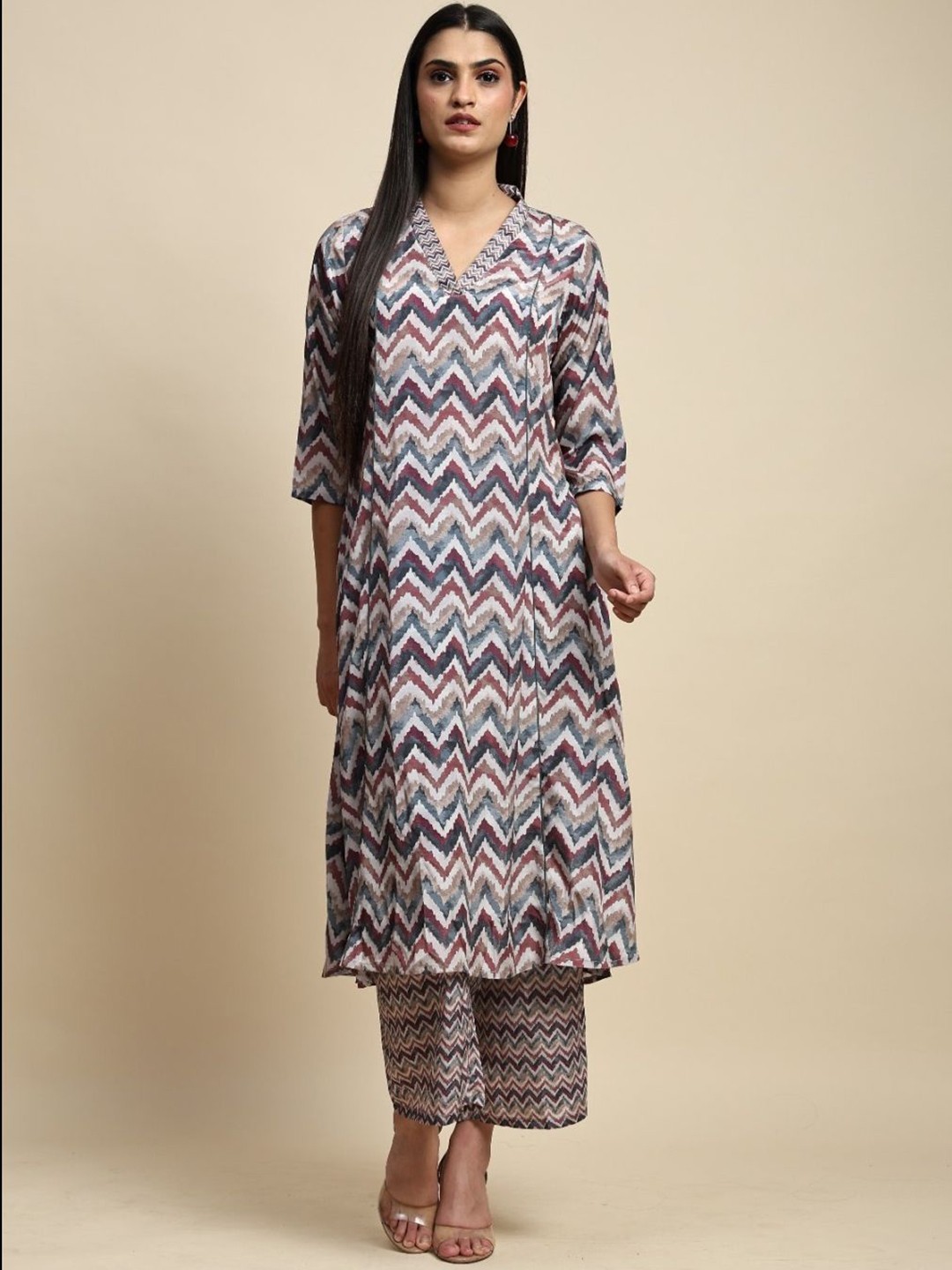 

BAESD Women Printed Regular Kurta With Palazzos, Grey