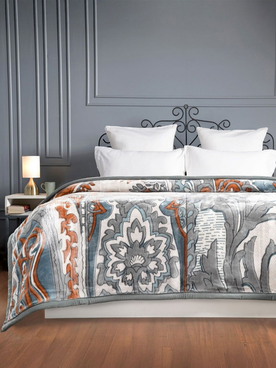 

MYTRIDENT Jean White & Grey Floral Winter Double Bed Blanket