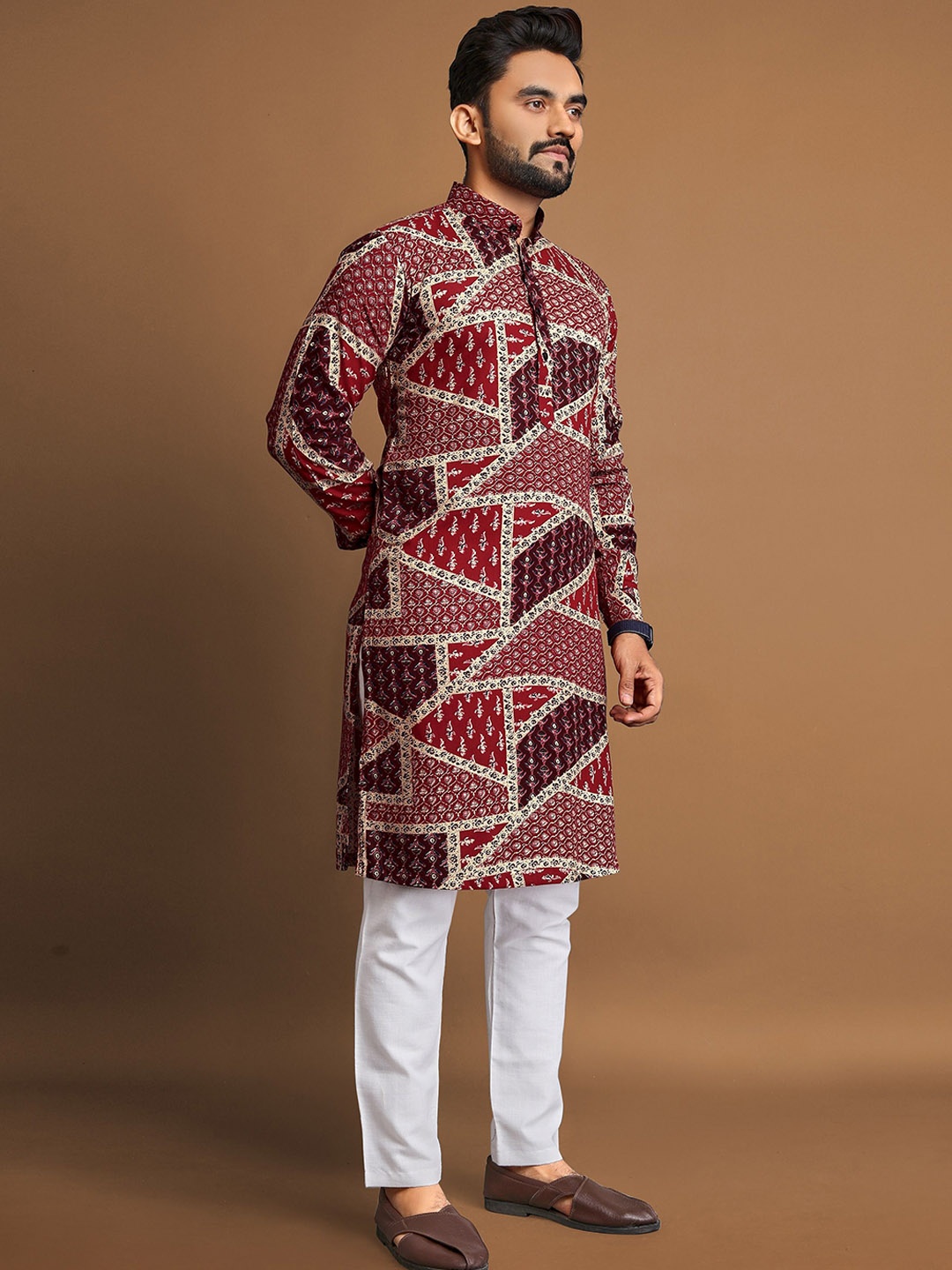

Zurika Fashion Floral Foil Printed Mandarin Collar Cotton Straight Kurta, Maroon
