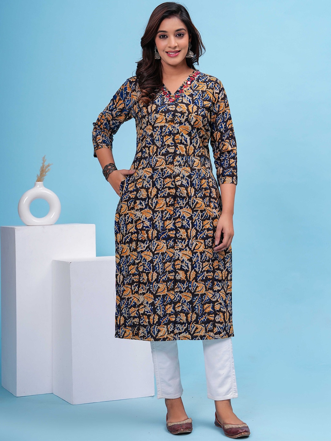 

DIZON Floral Printed Mirror Work Cotton Straight Kurta, Black