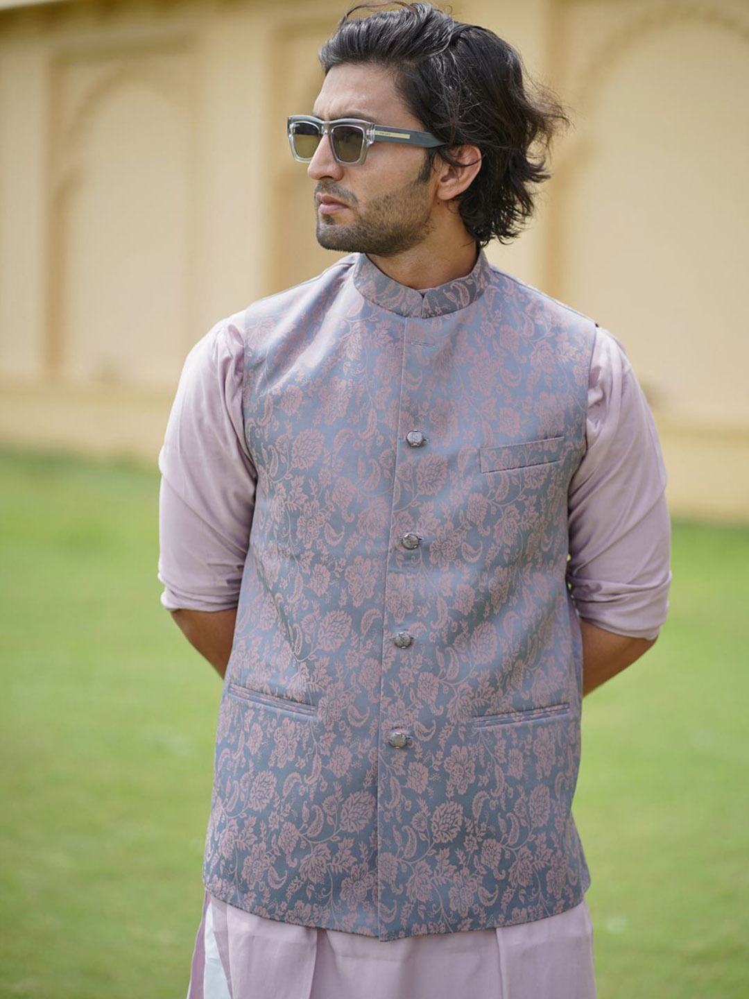 

The Kurta Studio Mandarin Collar Straight Kurta With Pyjama & Jacket, Grey