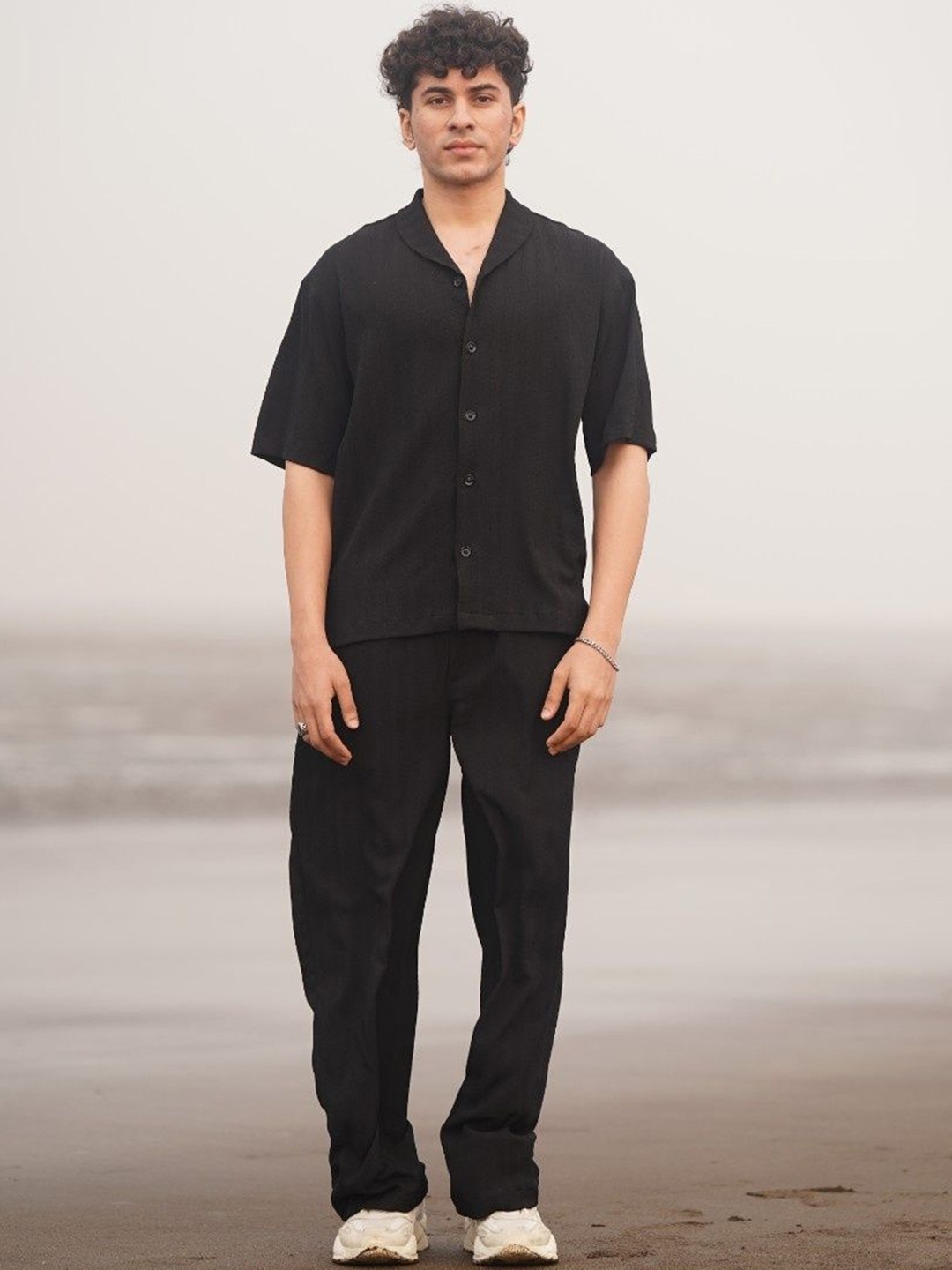 

Big Bunny Shawl Collar Short Sleeves Shirt With Trouser, Black