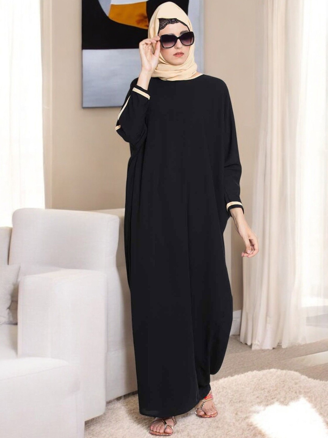 

MUSHKIYA Free Size Kaftan Abaya With Contras Detailing On Sleeves-Black