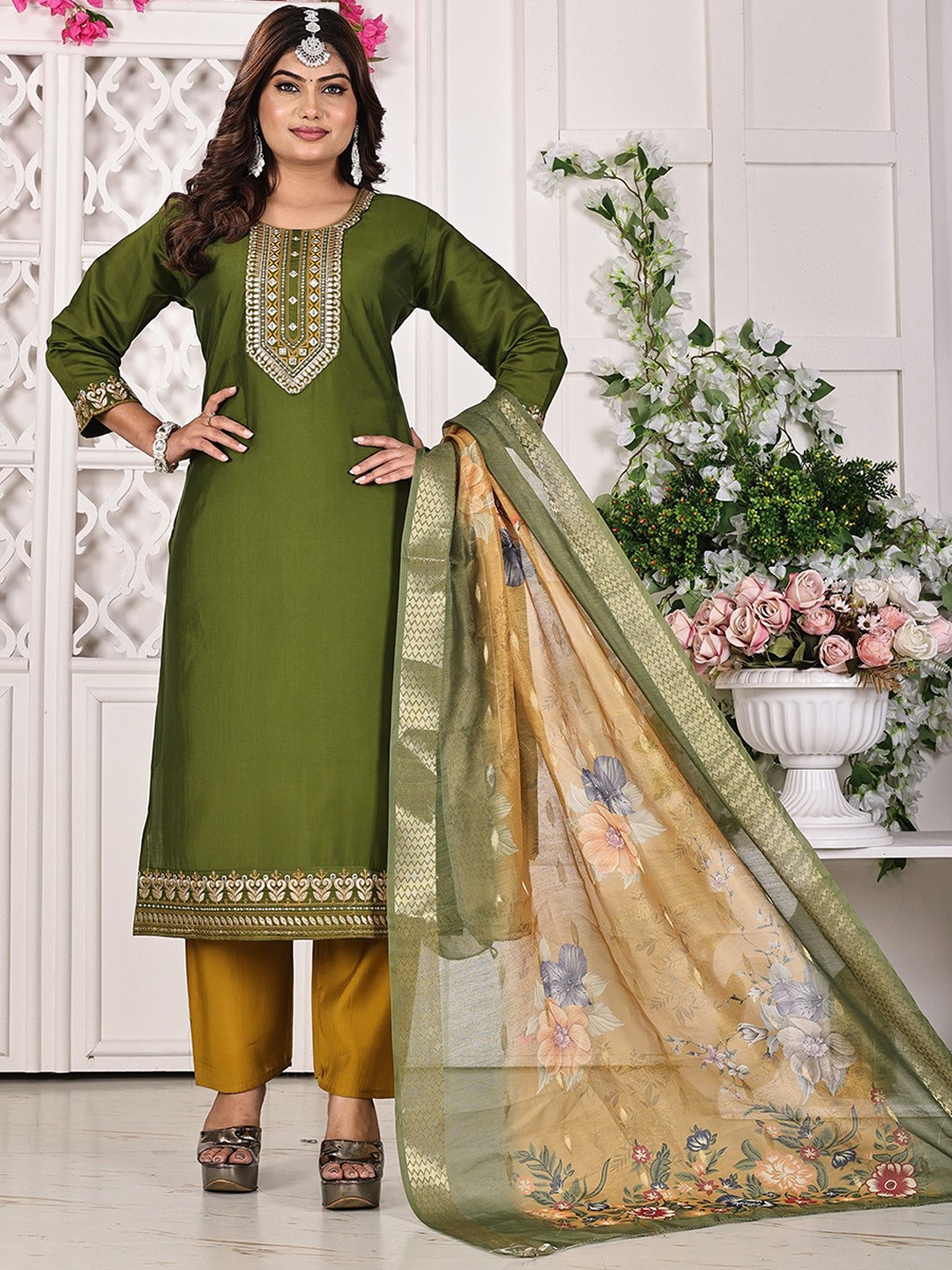 

Maheesha Floral Embroidered Kurta with Trousers & Dupatta, Green