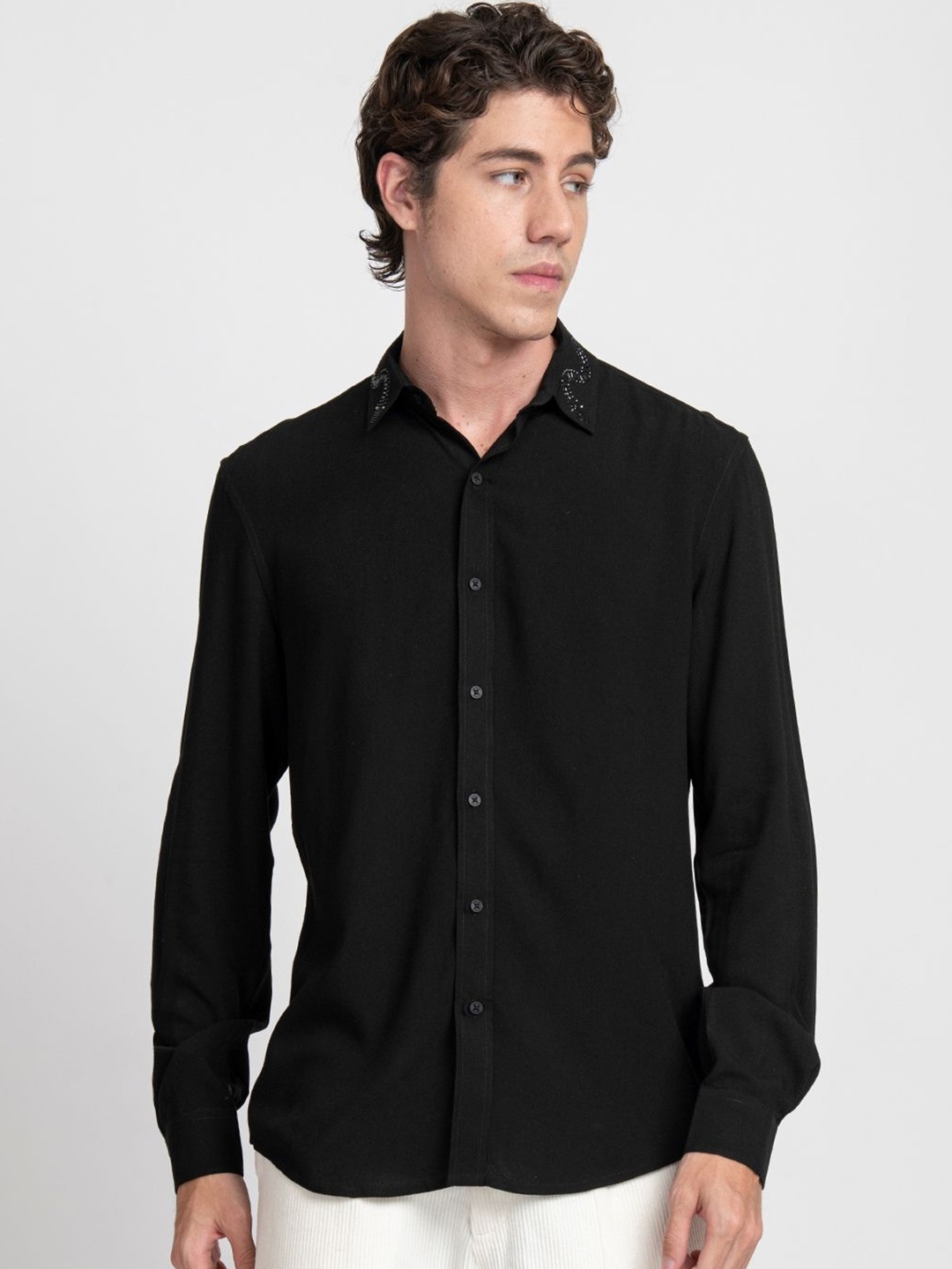 

KISSOSS Men Spread Collar Solid Casual Shirt, Black