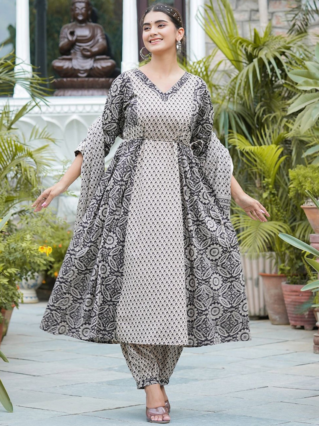 

IKRASS Floral Printed Empire Pure Cotton Anarkali Kurta with Trousers & Dupatta, Black