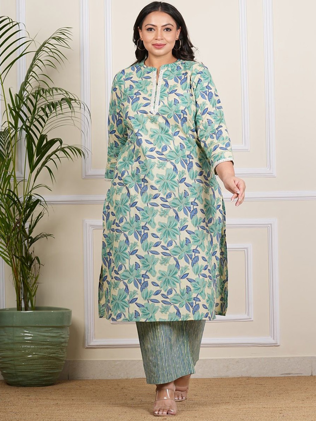 

IKRASS Plus Size Floral Printed Mirror Work Cotton Straight Kurta with Trousers, Green