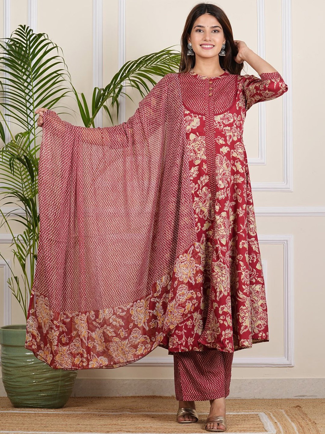 

IKRASS Floral Printed Empire Anarkali Kurta with Trousers & Dupatta, Maroon
