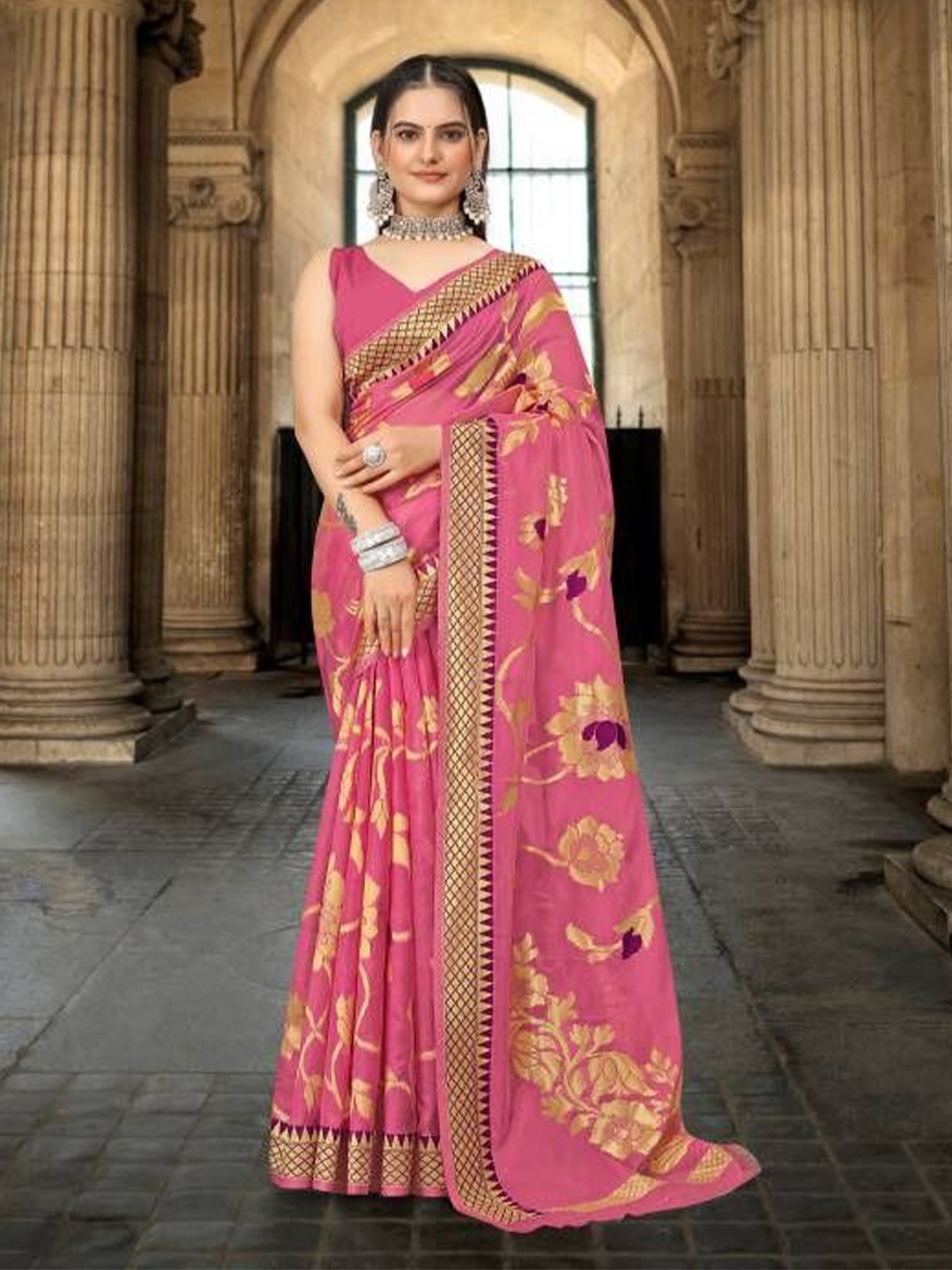 

Aagiri Woven Design Zari Organza Saree, Pink
