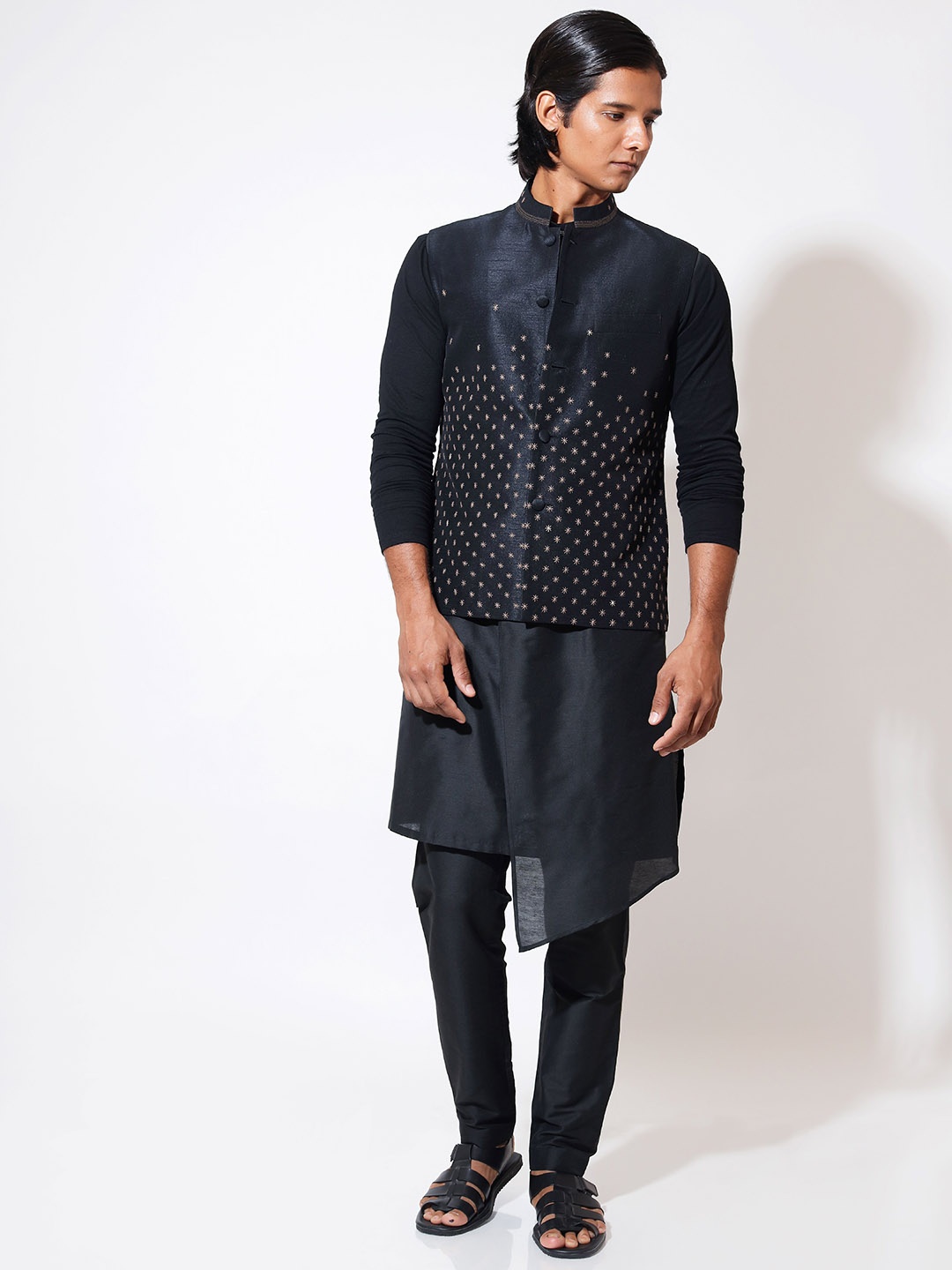 

VIVEK KARUNAKARAN Mandarin Collar Straight Kurta with Churidar & Nehru jacket, Black