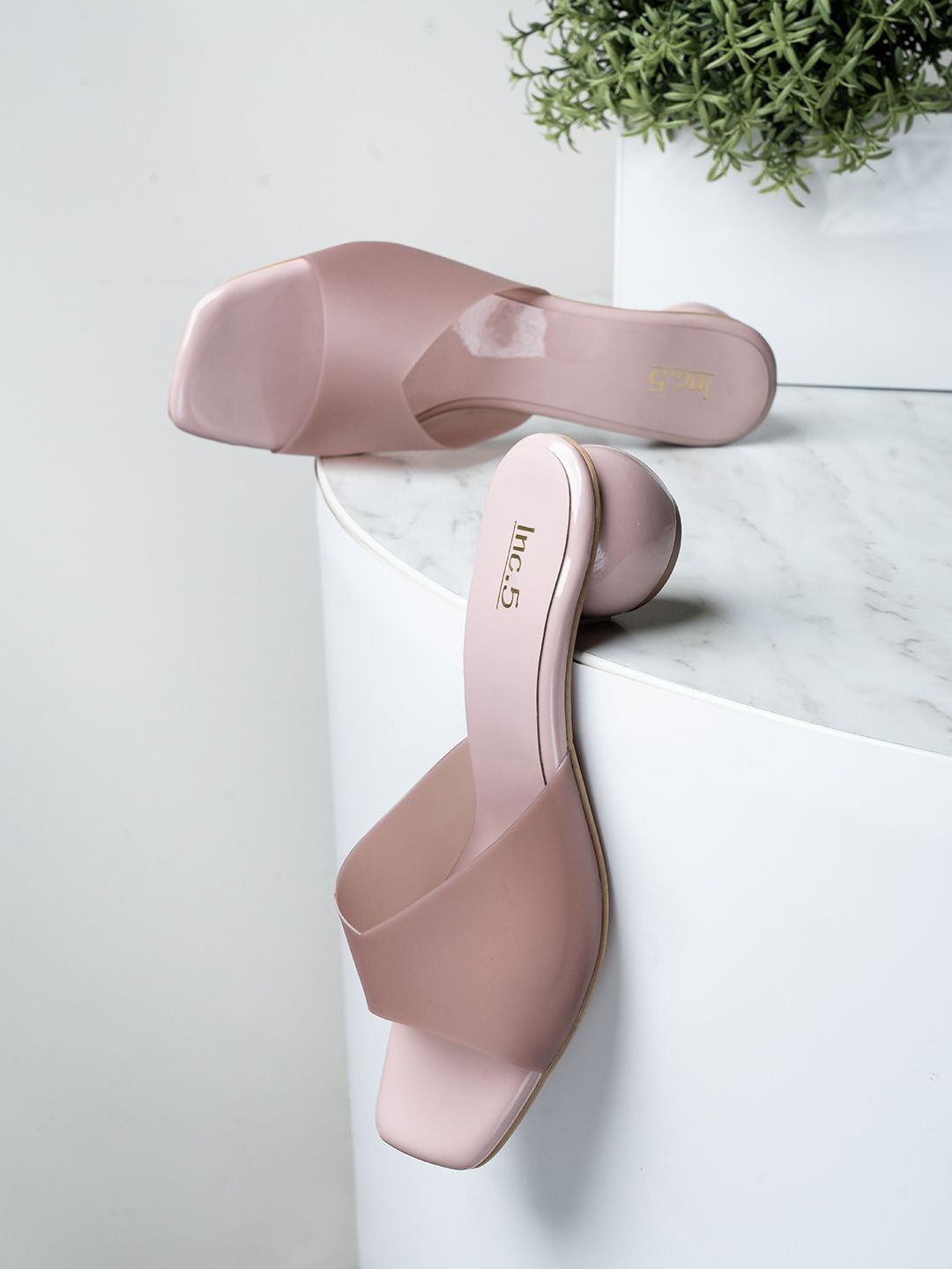 

Inc 5 Party Open Toe Block Mules with Bows, Transparent