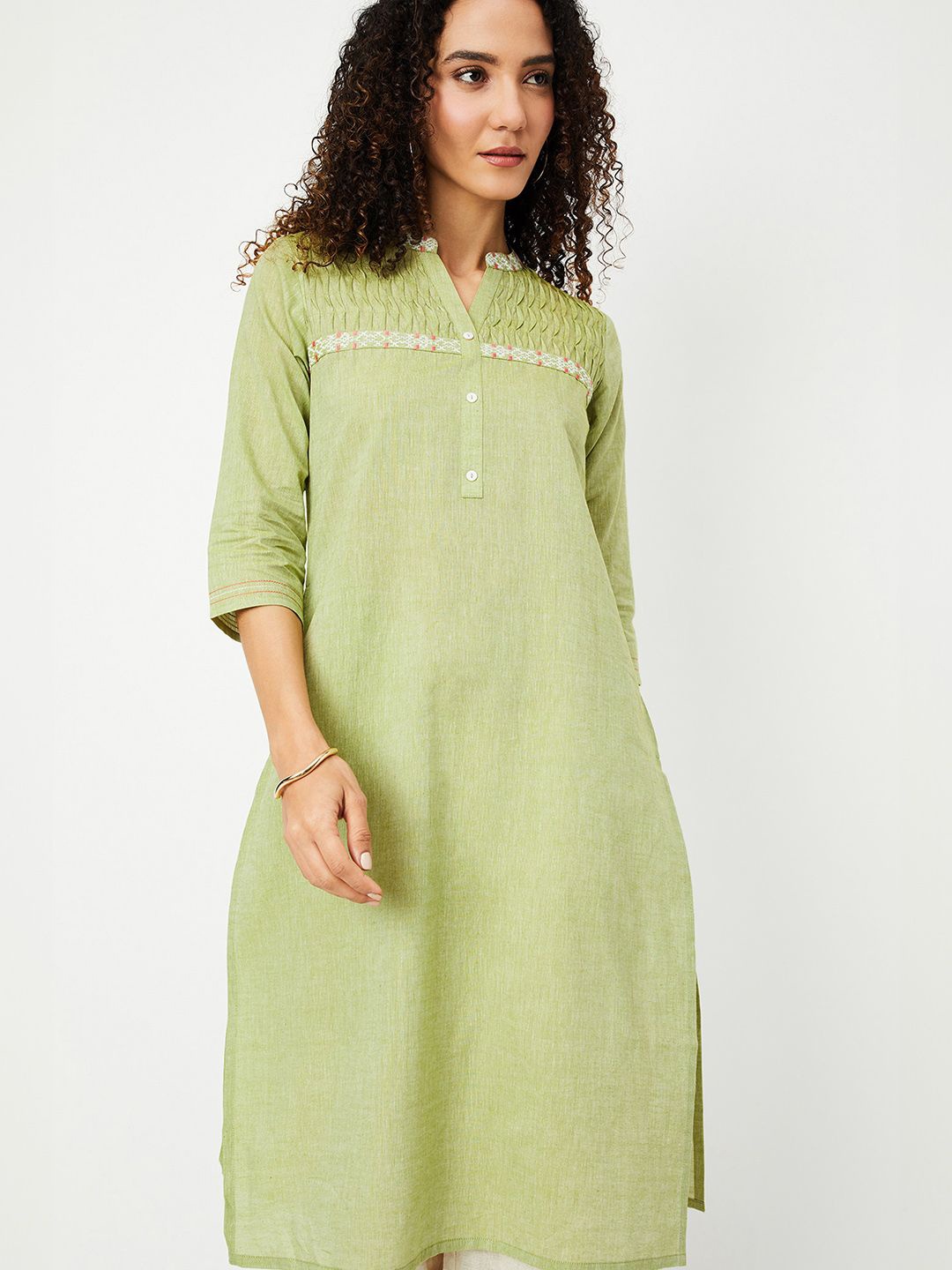 

max Floral Yoke Design Thread Work Straight Cotton Kurta, Green