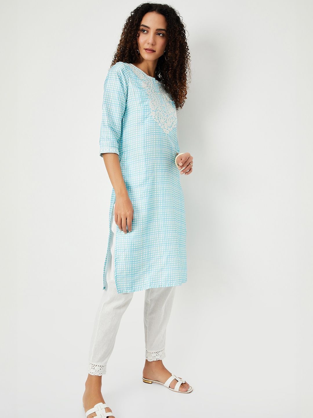 

max Floral Embroidered Thread Work Straight Kurta, Blue