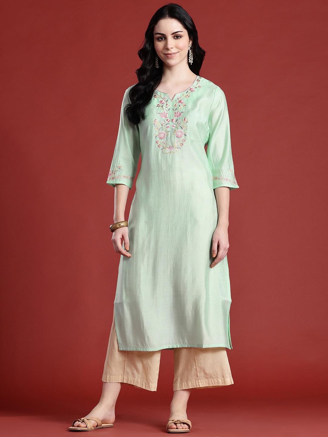 

Anouk Women Floral Embroidered Thread Work Kurta, Sea green