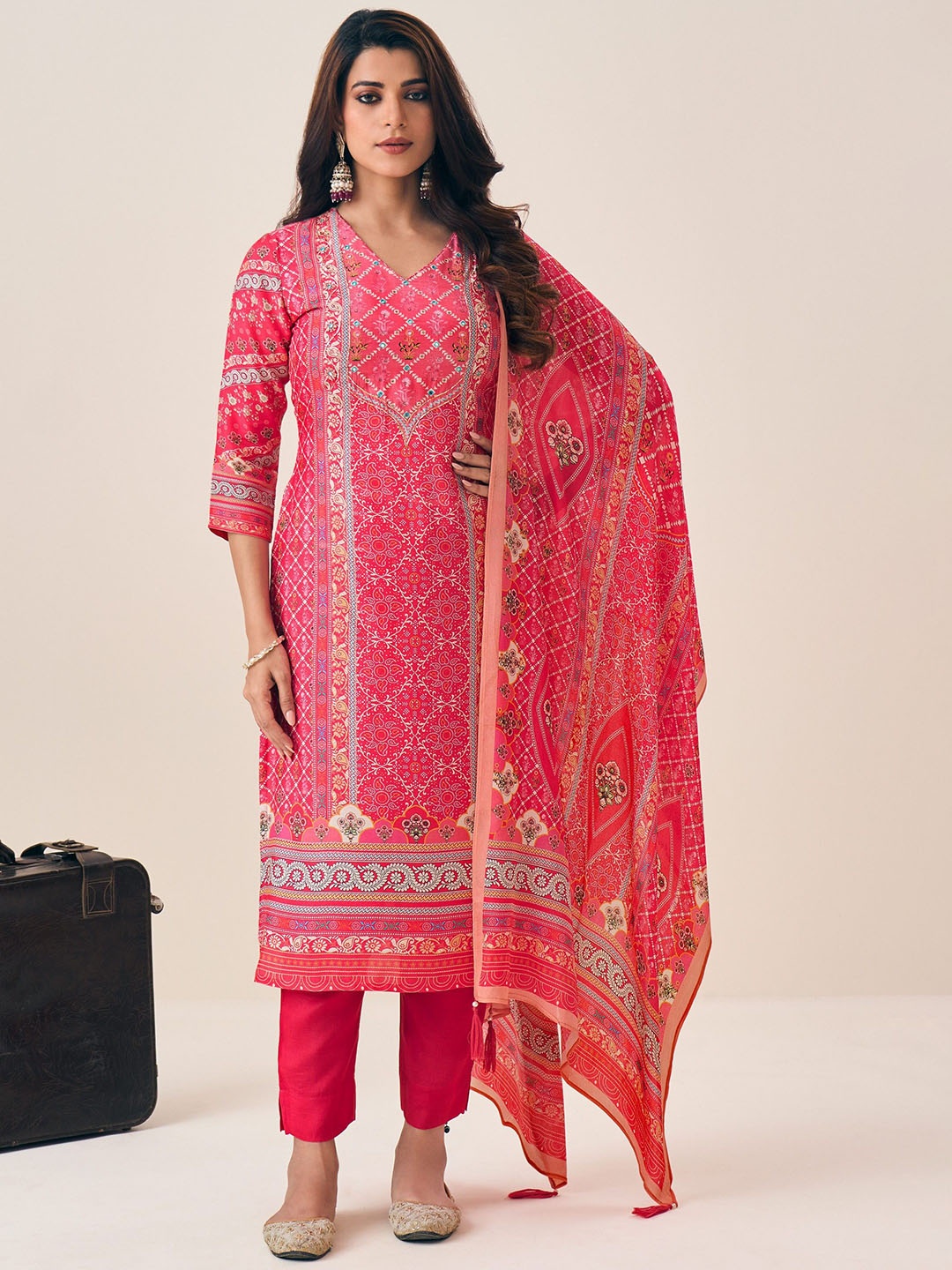 

Label Khoj Ethnic Motifs Printed Kurta with Trousers & With Dupatta, Pink