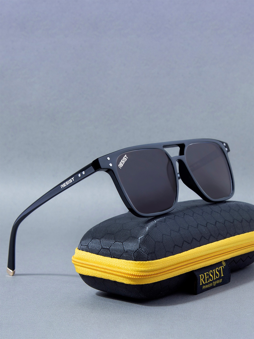 

RESIST EYEWEAR Unisex Square Sunglasses with UV Protected Lens JASPER BLACK BLACK 4-Black