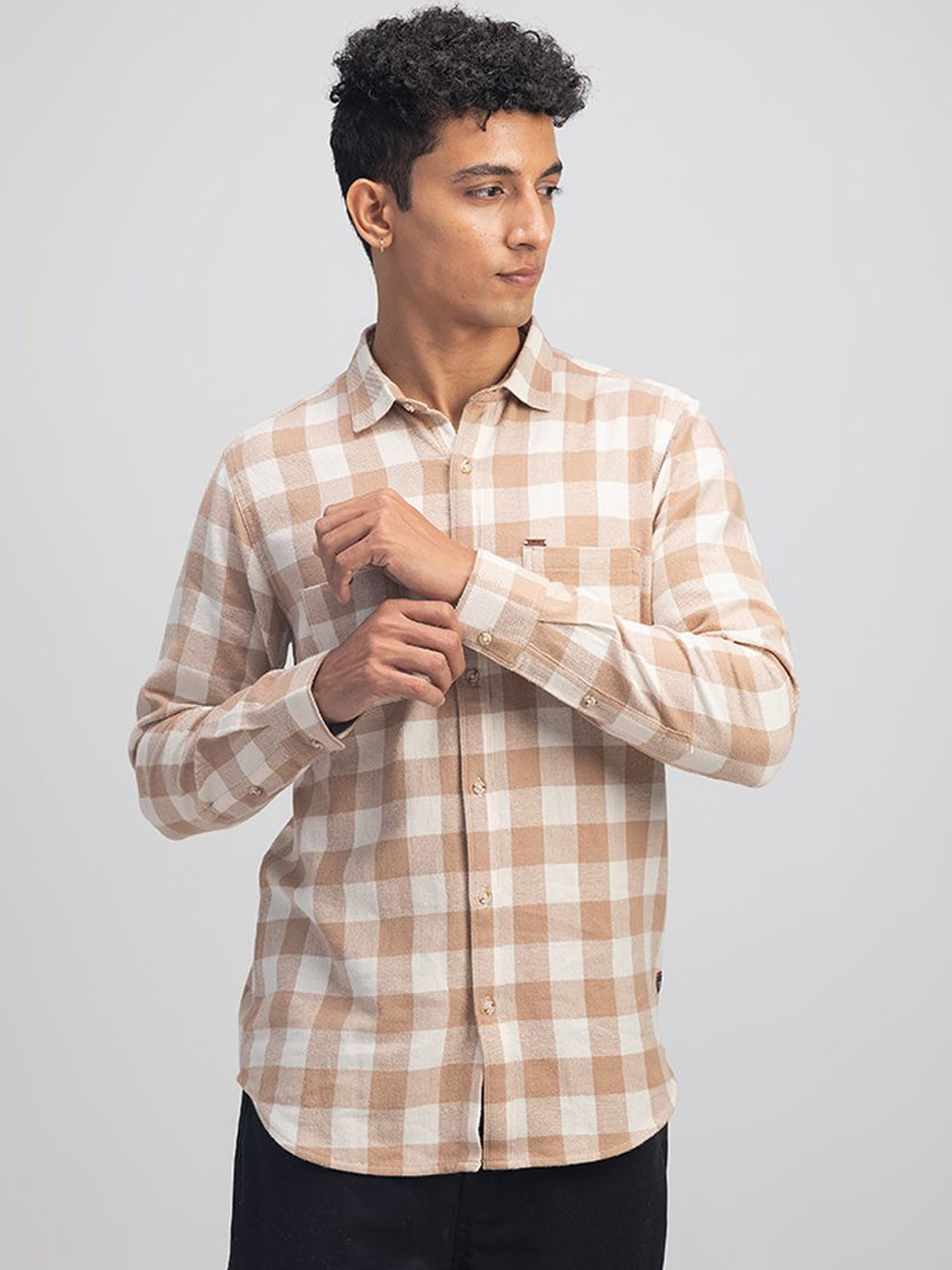 

URBARO Men Gingham Checked Pure Cotton Shirt, Brown