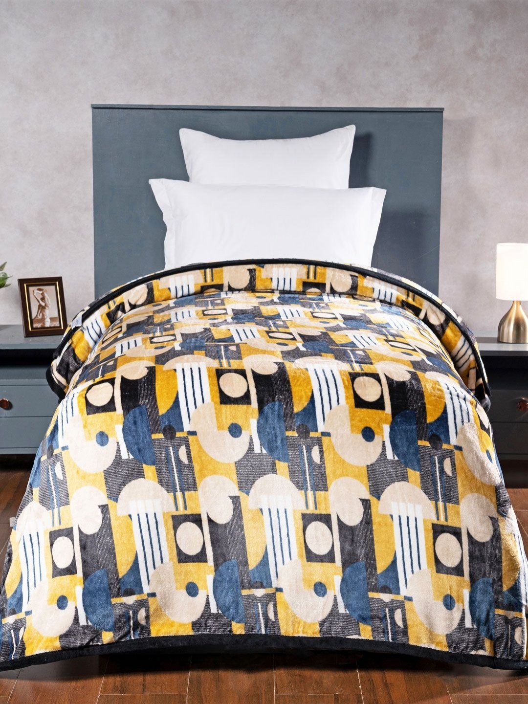 

MYTRIDENT Grove Grey & White Geometric 290 GSM AC Room Single Bed Blanket