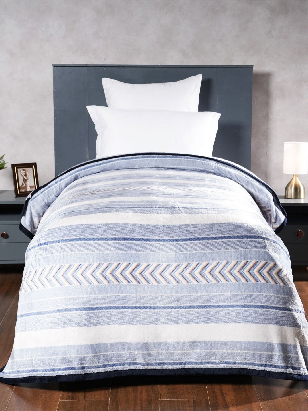 

MYTRIDENT Jane White & Blue Geometric 290 GSM AC Room Single Bed Blanket