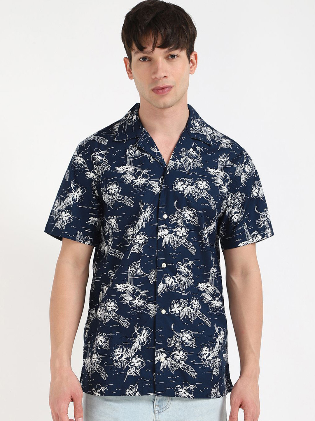 

Tommy Hilfiger Men Cuban Collar Floral Printed Cotton Casual Shirt, Blue