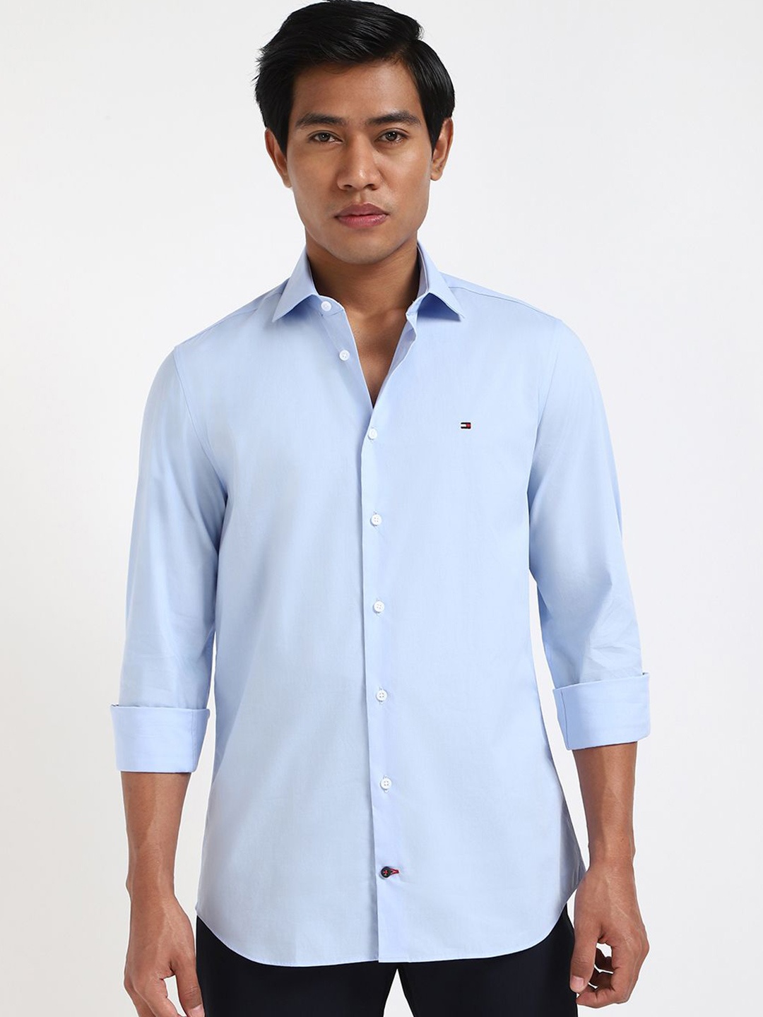 

Tommy Hilfiger Men Spread Collar Solid Cotton Casual Shirt, Blue