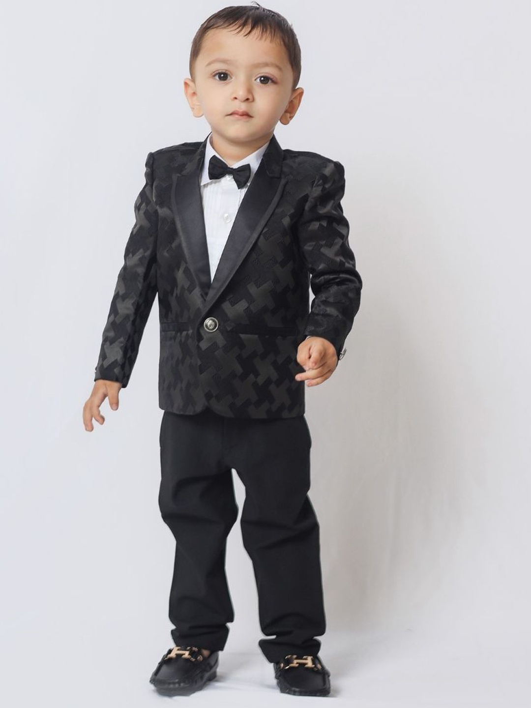

Funny Bones Clothings Boys Printed Single-Breasted Blazer, Black