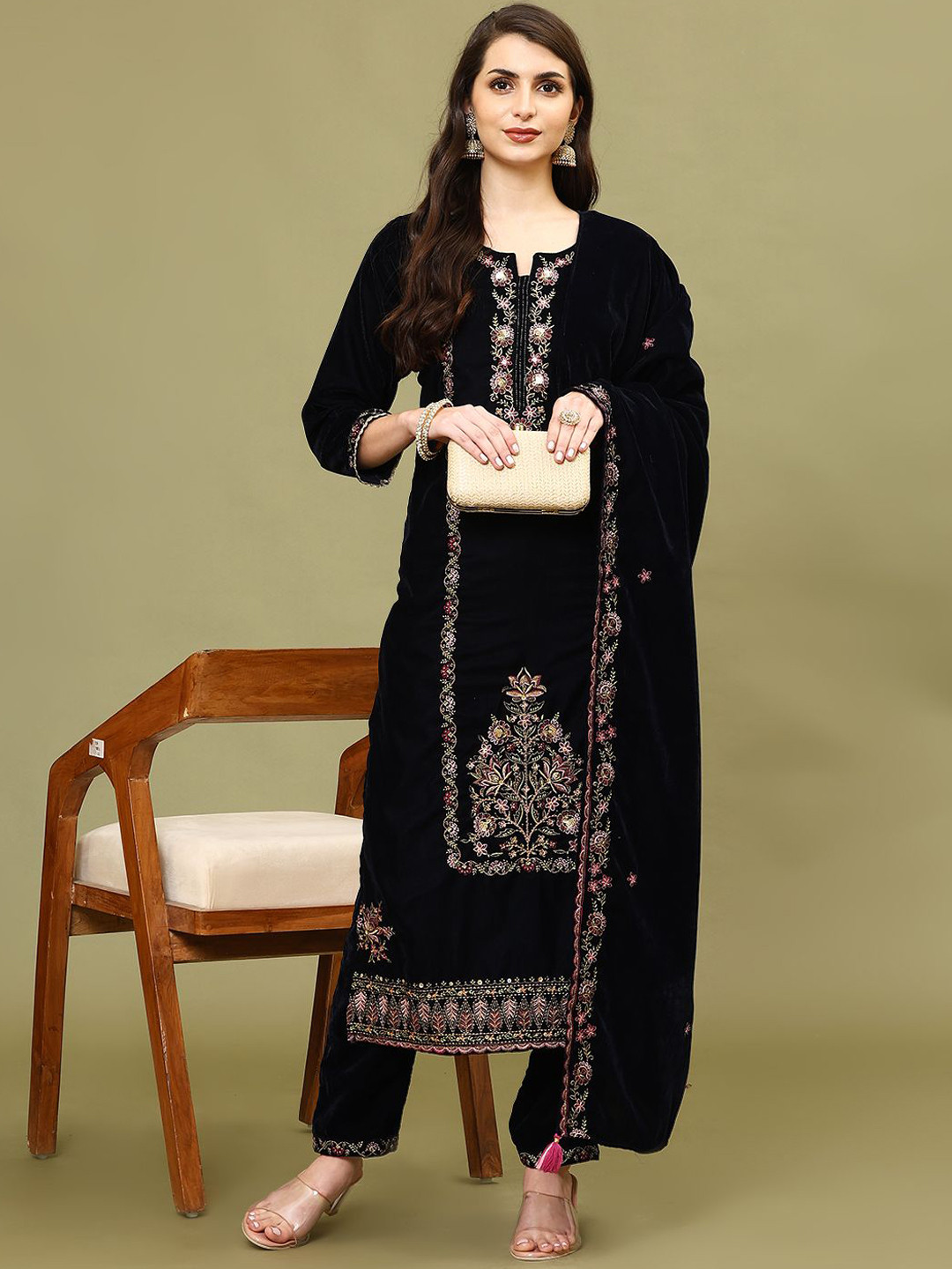

Meena Bazaar Floral Embroidered Regular Velvet Kurta With Trousers & Dupatta, Black