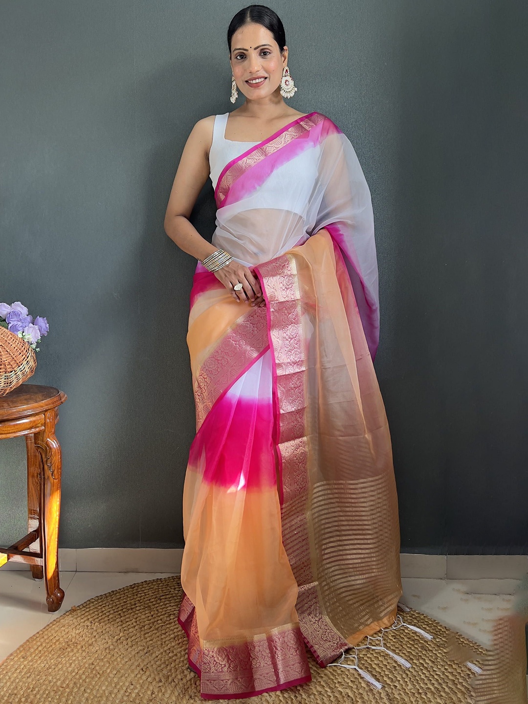 

DIVASTRI Ombre Zari Organza Leheriya Saree, Pink