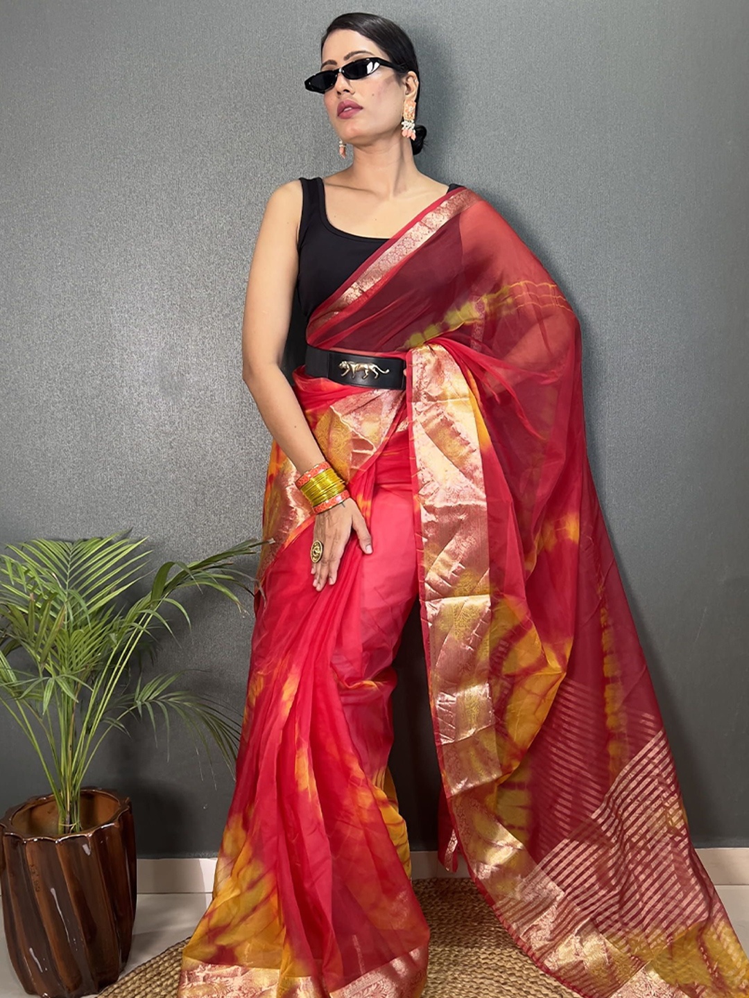 

DIVASTRI Tie and Dye Zari Organza Saree, Red