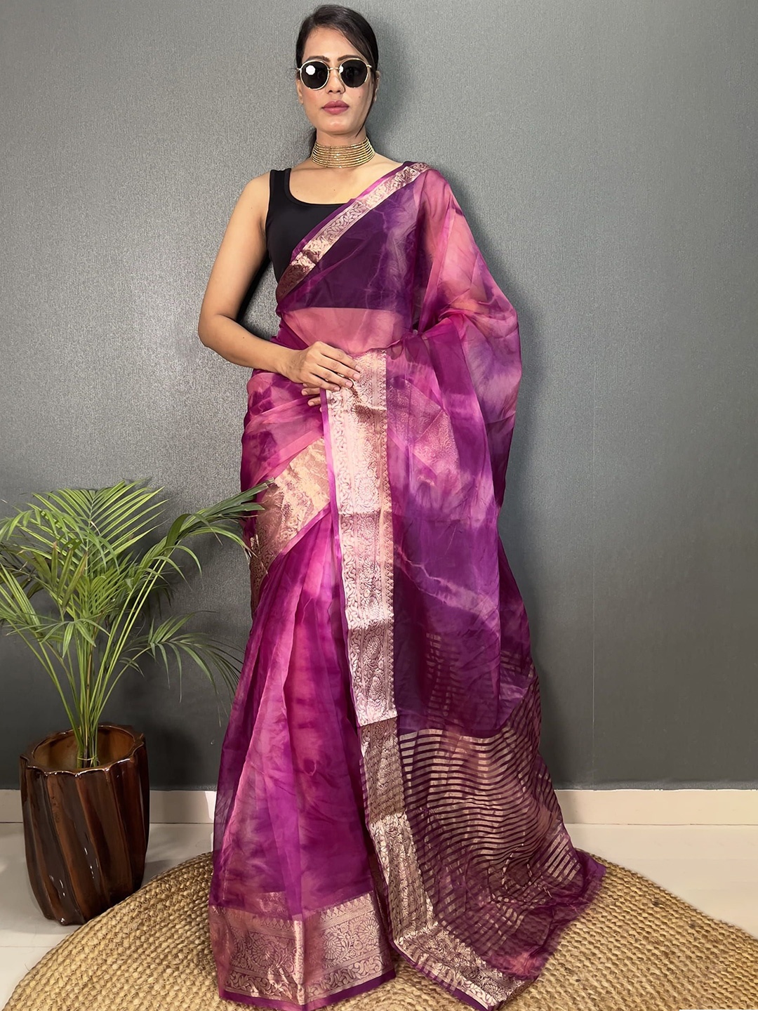 

DIVASTRI Tie and Dye Zari Organza Leheriya Saree, Purple