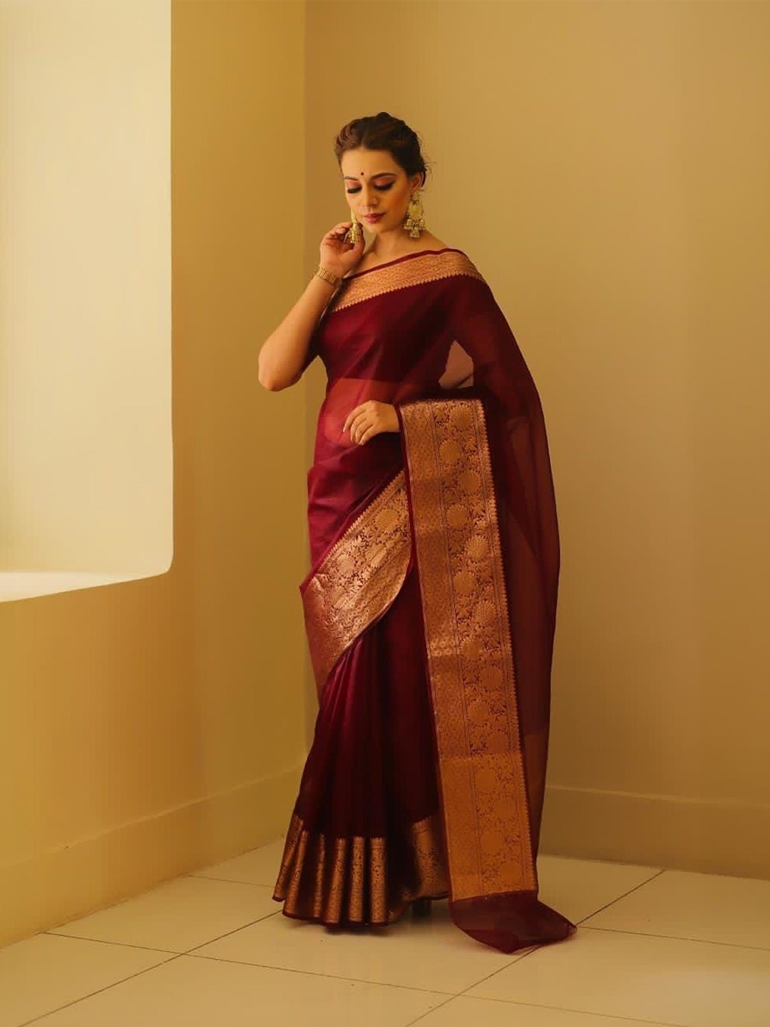 

DIVASTRI Zari Organza Kanjeevaram Saree, Red