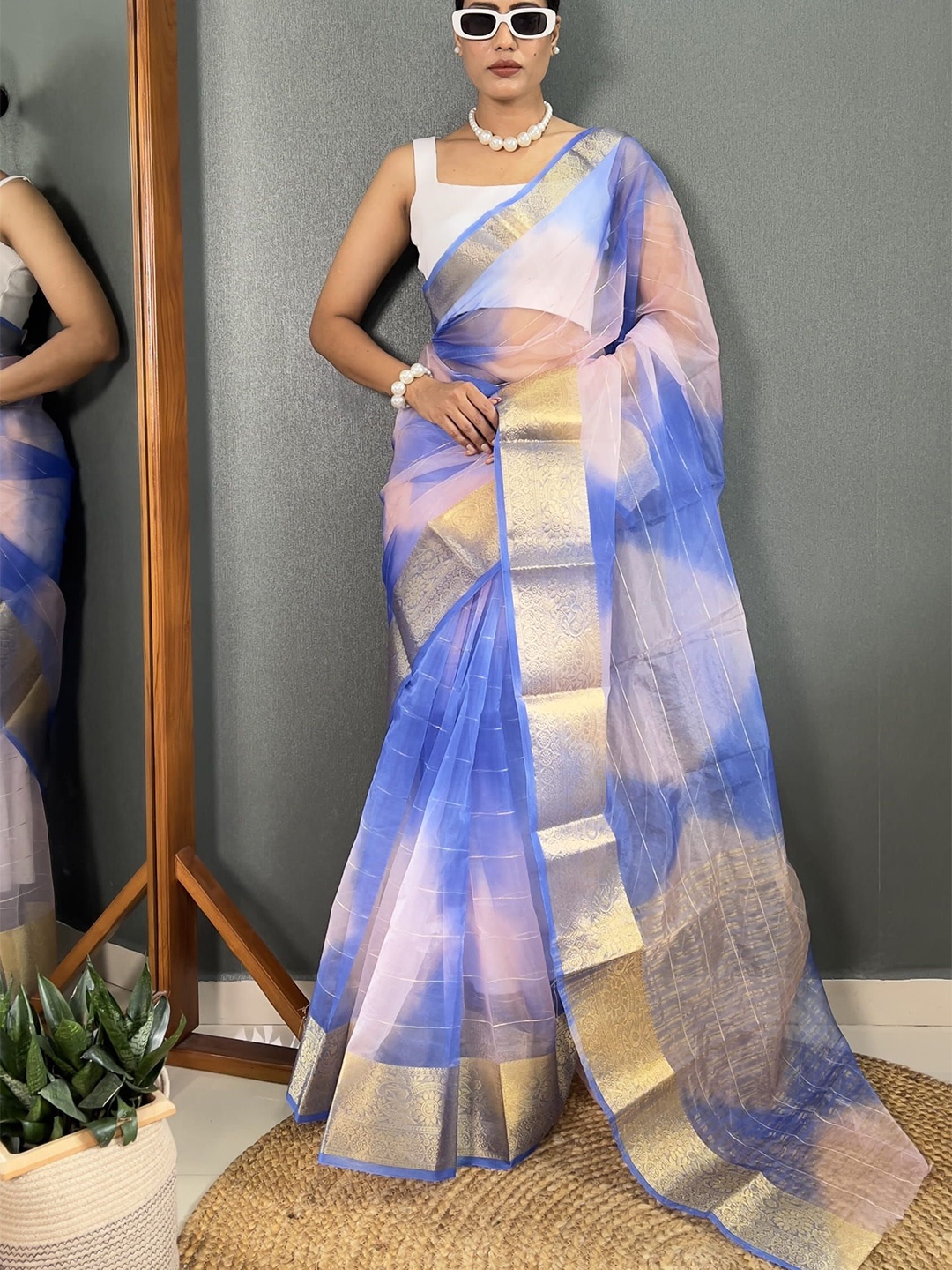 

DIVASTRI Tie and Dye Zari Organza Saree, Blue