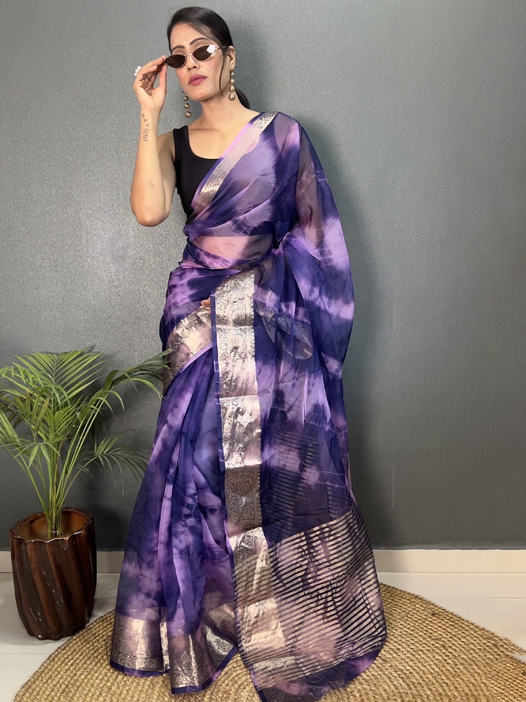 

DIVASTRI Tie and Dye Zari Organza Saree, Blue