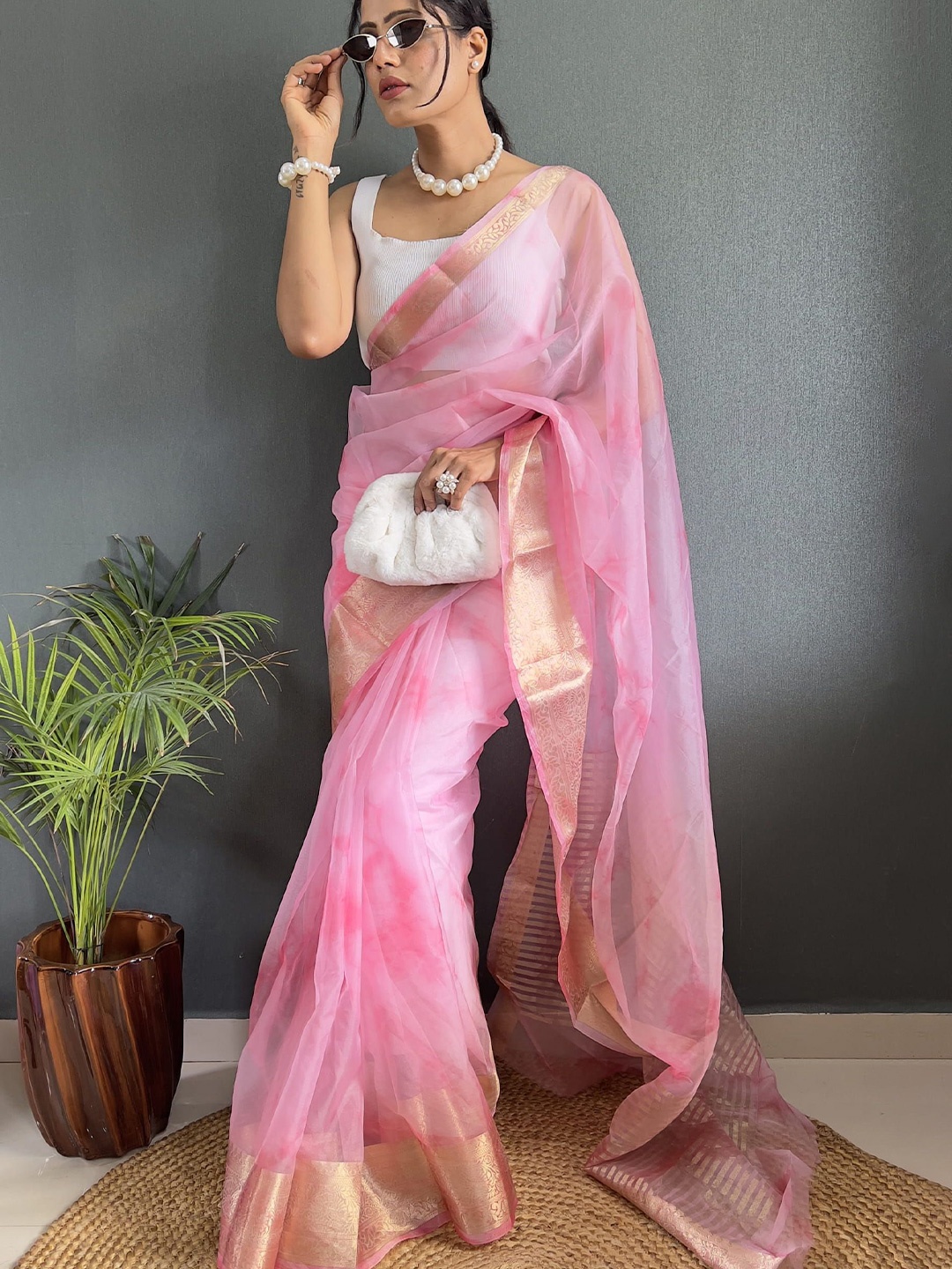 

DIVASTRI Zari Organza Kanjeevaram Saree, Pink