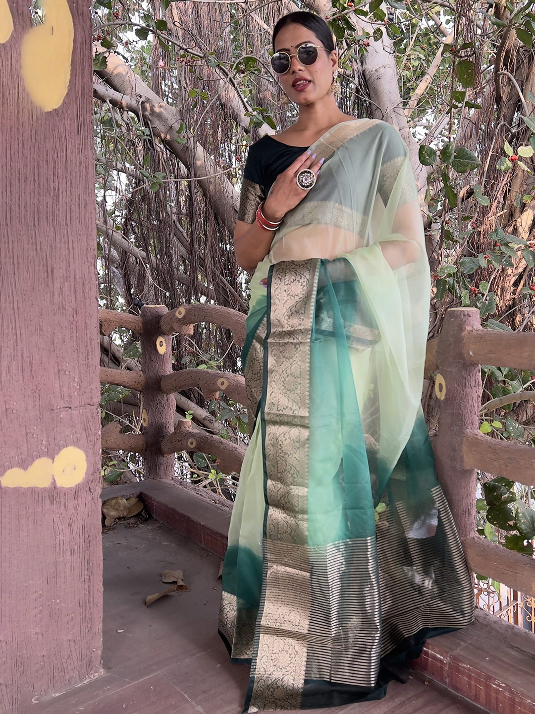 

DIVASTRI Tie and Dye Zari Organza Saree, Green