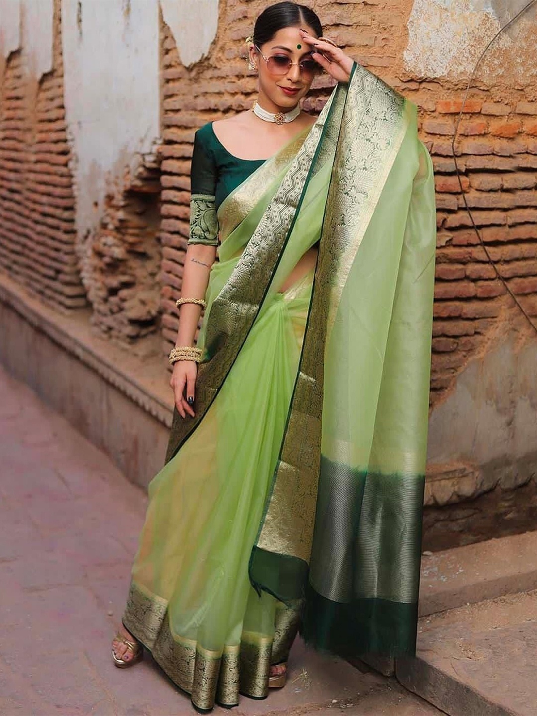 

DIVASTRI Zari Organza Kanjeevaram Saree, Green