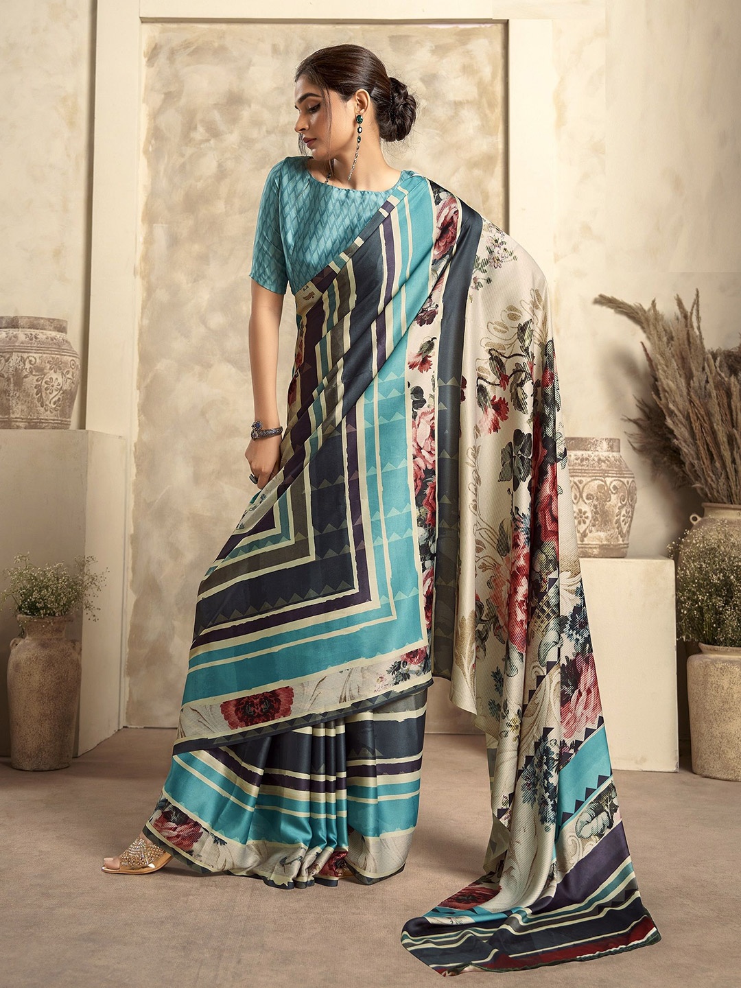 

MAHALASA Geometric Printed Satin Saree, Turquoise blue