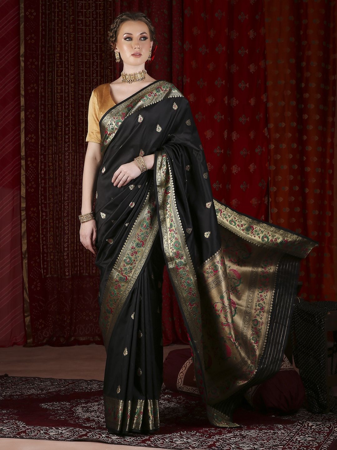 

JUST FASHION Woven Design Zari Paithani Saree, Black