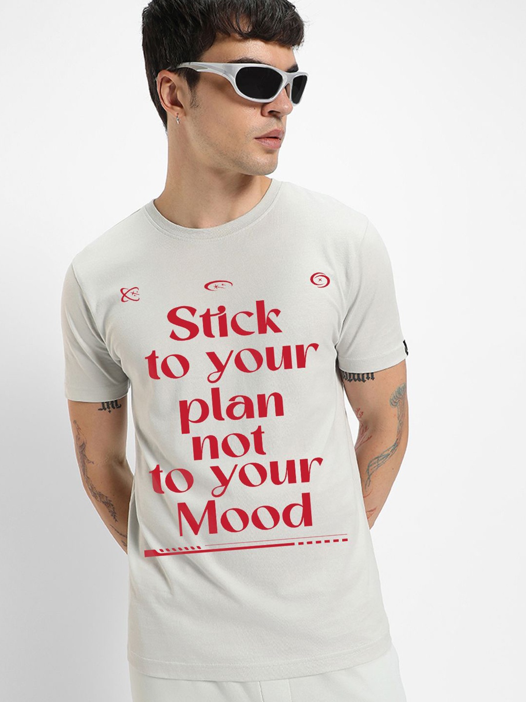 

Bewakoof Men Typography Printed Round Neck Cotton T-shirt, Grey