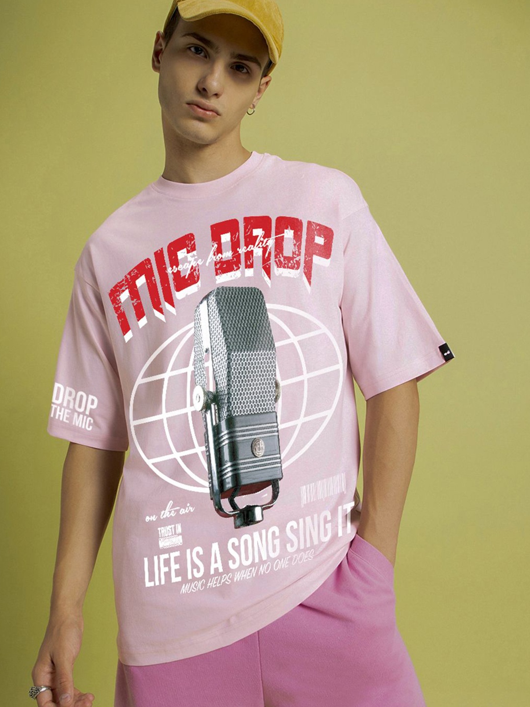 

Bewakoof Men Printed T-shirt, Pink