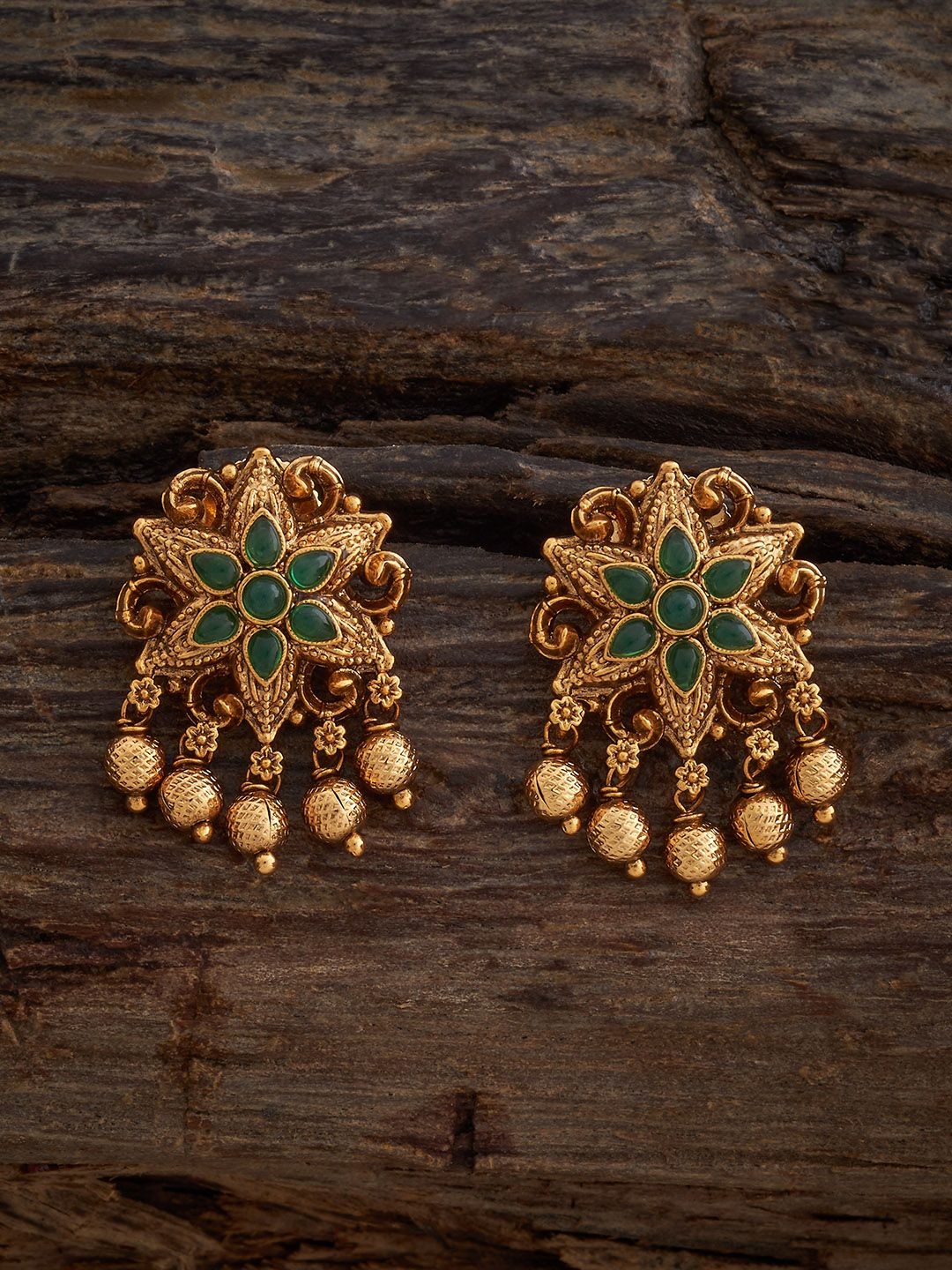 

Kushal's Fashion Jewellery Gold-Plated Contemporary Studs