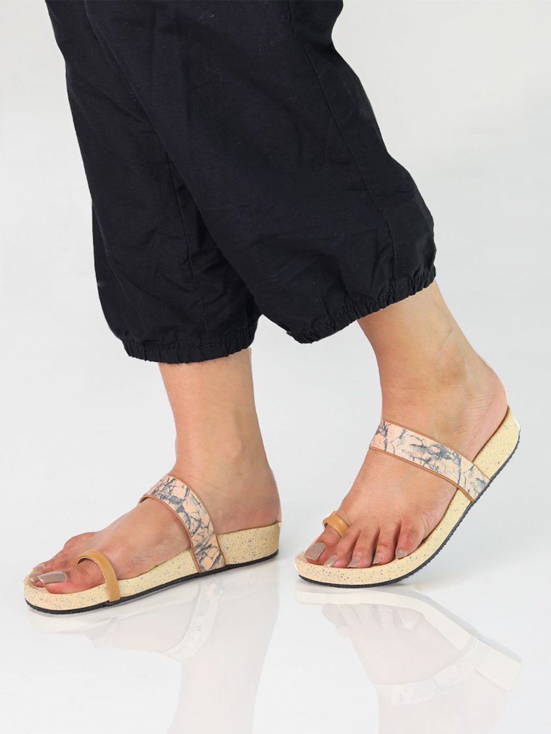 

Monrow Women Textured One Toe Delia Flats, Beige