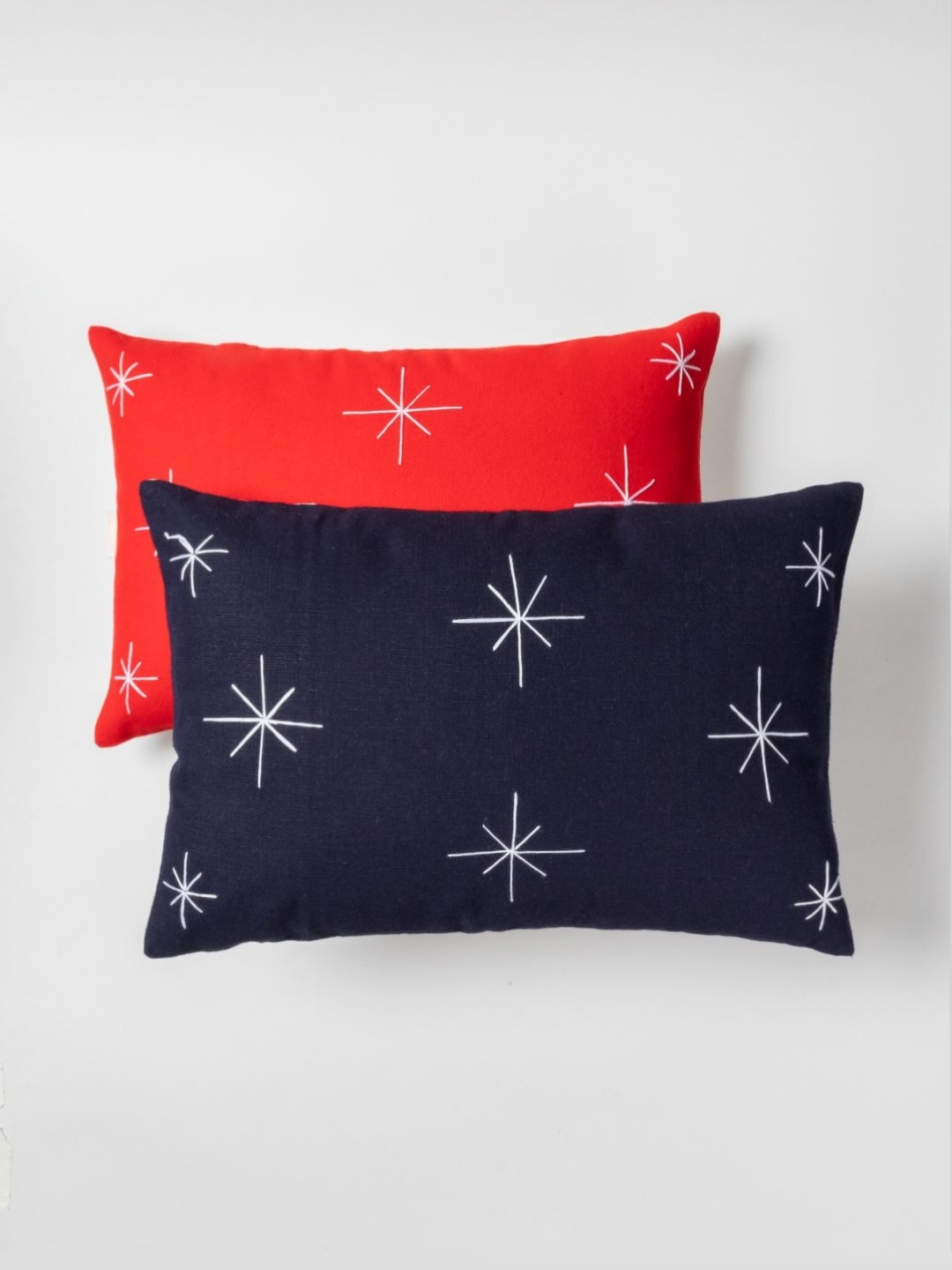 

Eyaas Red & Navy Blue 2 Pieces Geometric Printed Rectangle Cushion Covers