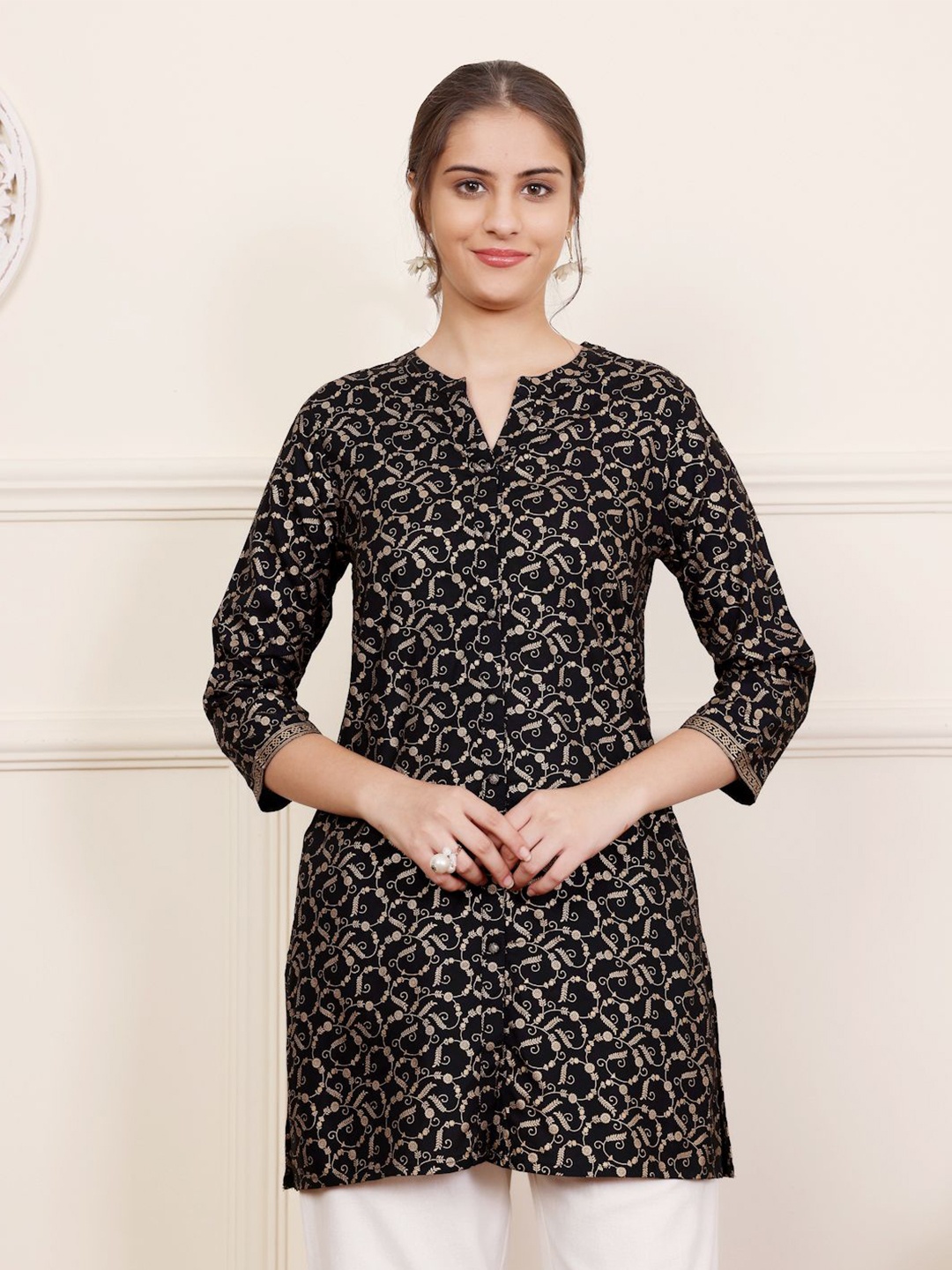 

SAVI Printed A-Line Kurtis, Black